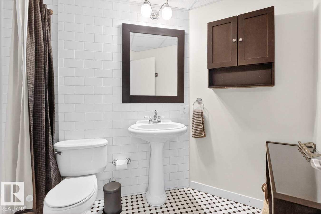 #801 10134 100 St Nw, Edmonton, AB - Indoor Photo Showing Bathroom