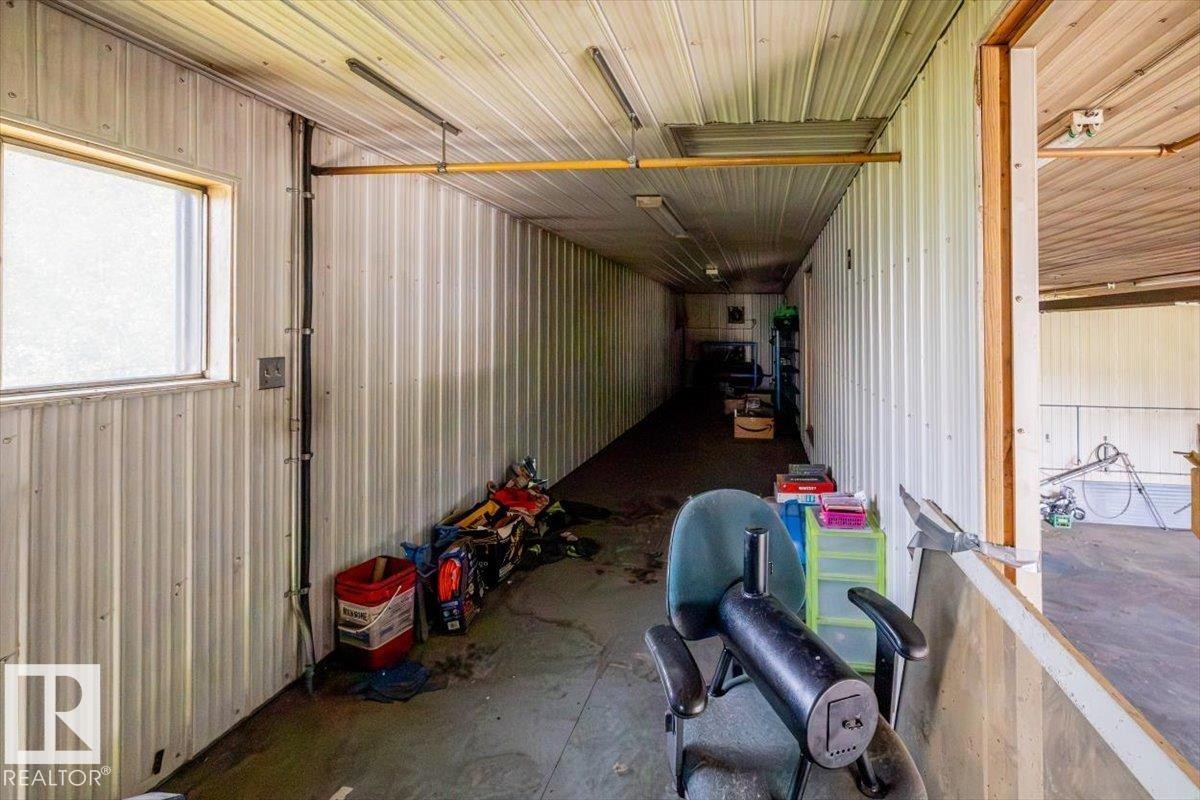 54115 Range Road 270, Rural Sturgeon County, AB - Indoor