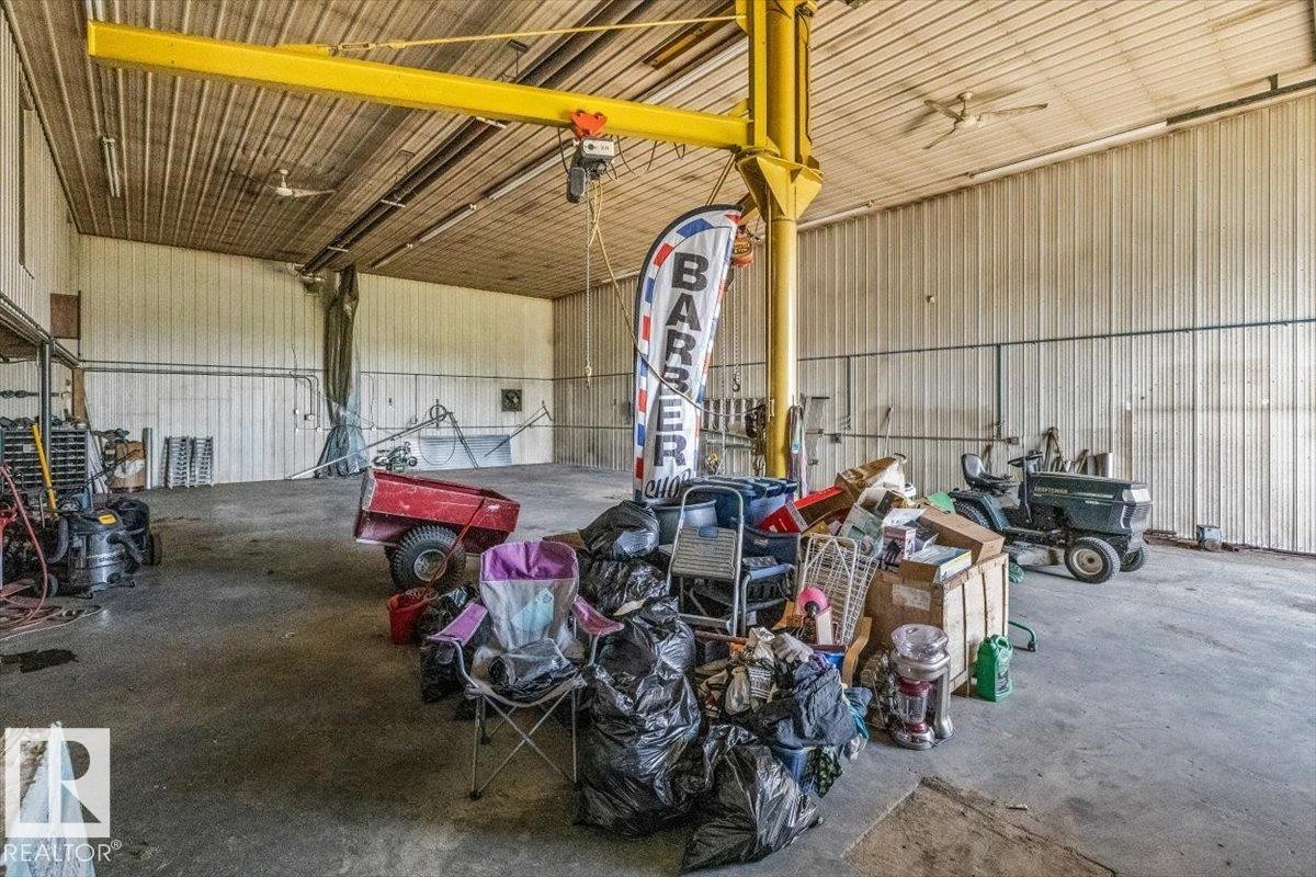 54115 Range Road 270, Rural Sturgeon County, AB - Indoor Photo Showing Garage