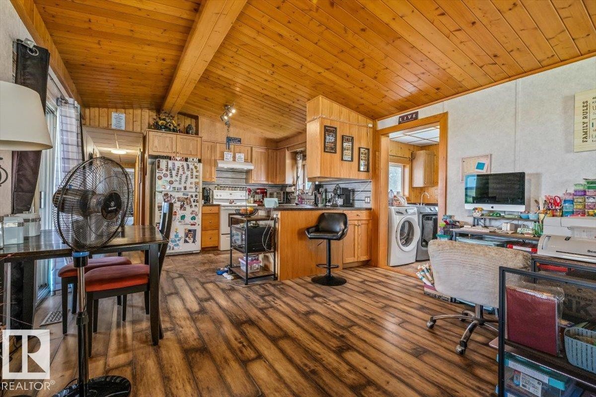 54115 Range Road 270, Rural Sturgeon County, AB - Indoor