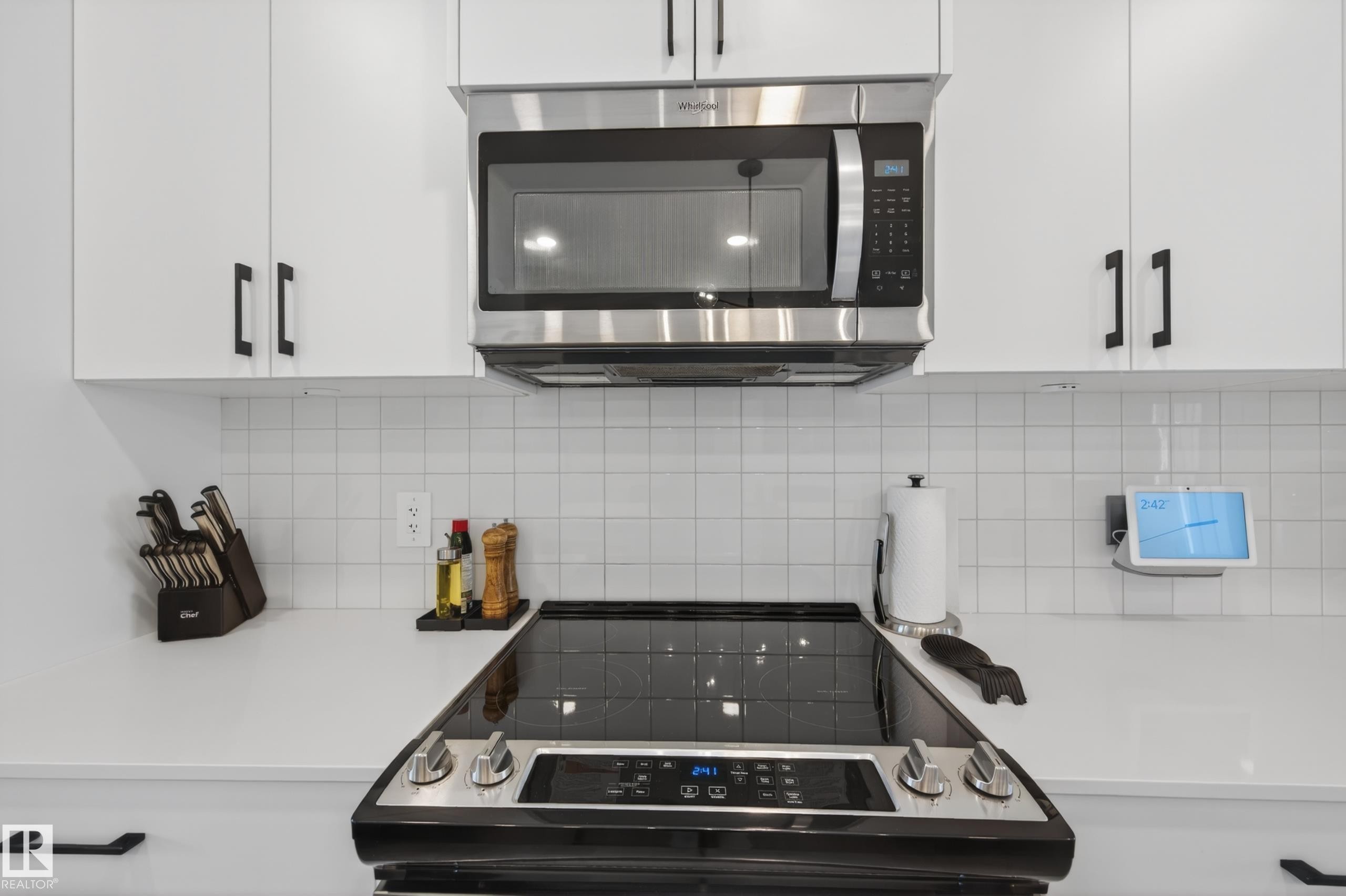 512 37 Street Sw, Edmonton, AB - Indoor Photo Showing Kitchen