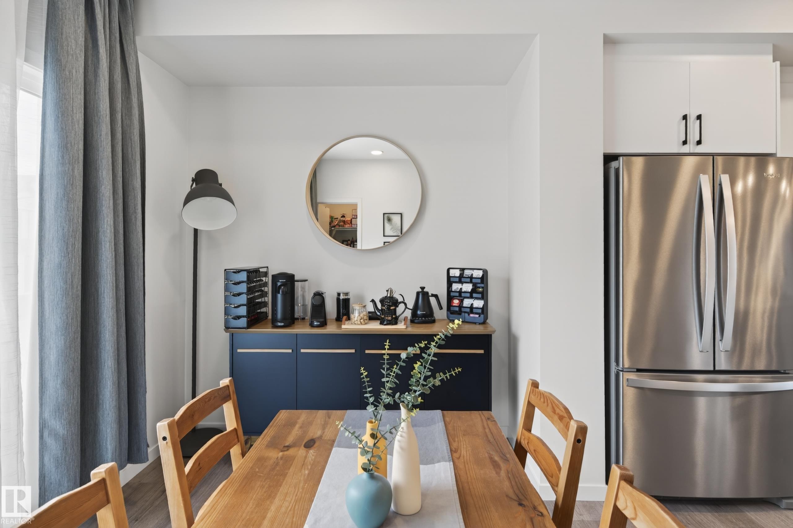 512 37 Street Sw, Edmonton, AB - Indoor Photo Showing Dining Room