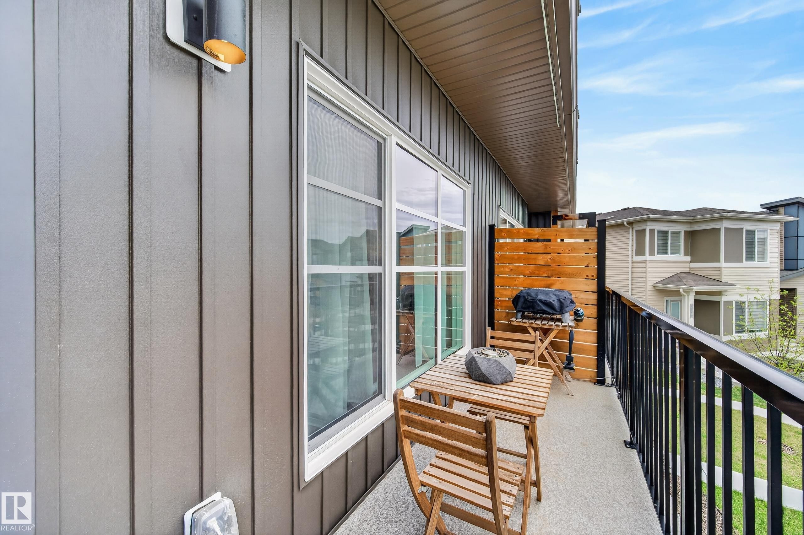 512 37 Street Sw, Edmonton, AB - Outdoor With Balcony With Exterior