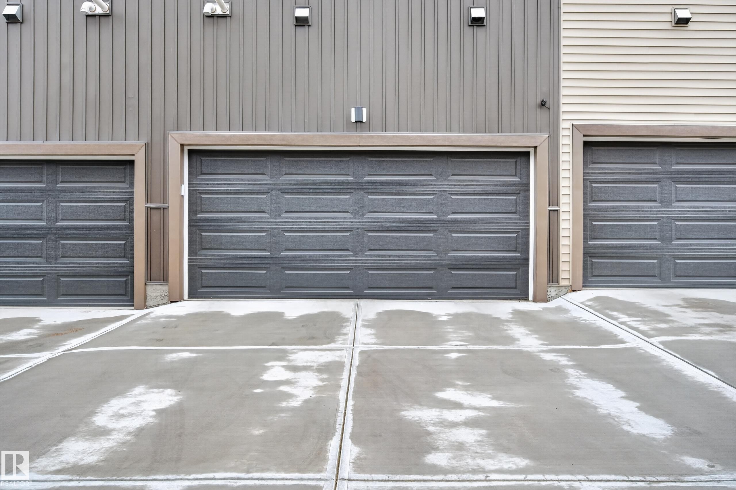 512 37 Street Sw, Edmonton, AB - Outdoor