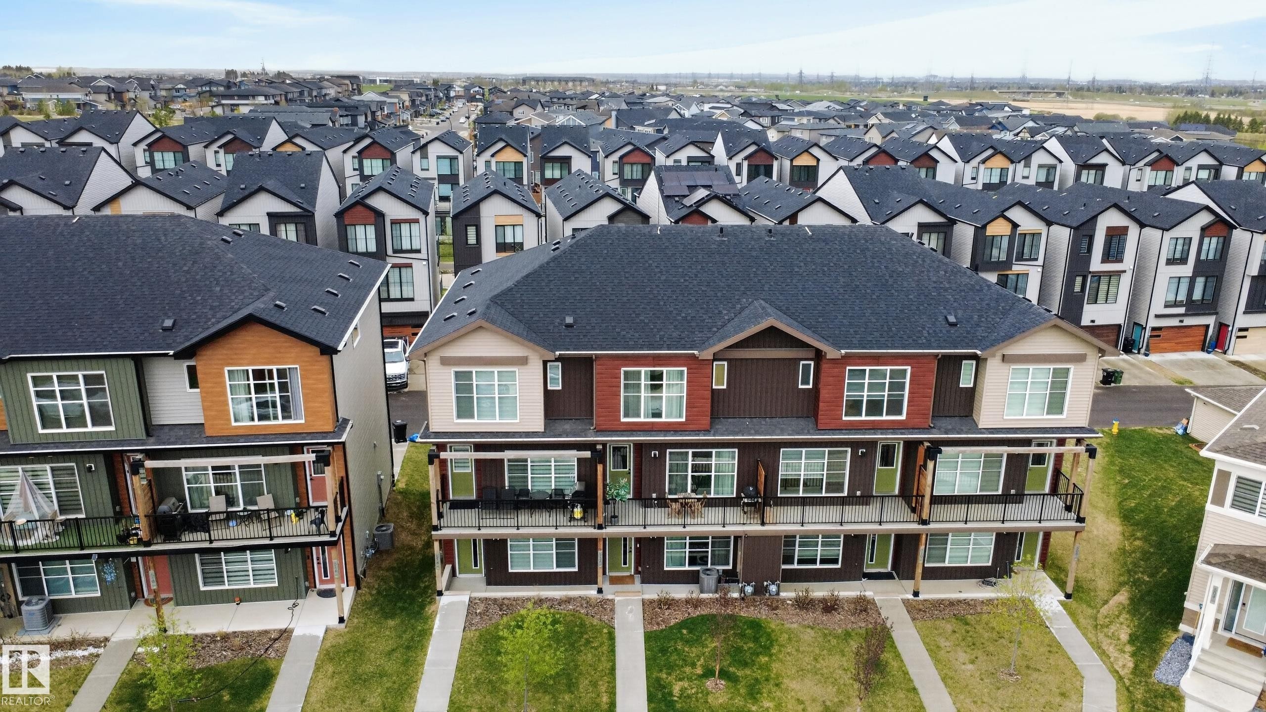 512 37 Street Sw, Edmonton, AB - Outdoor With Facade