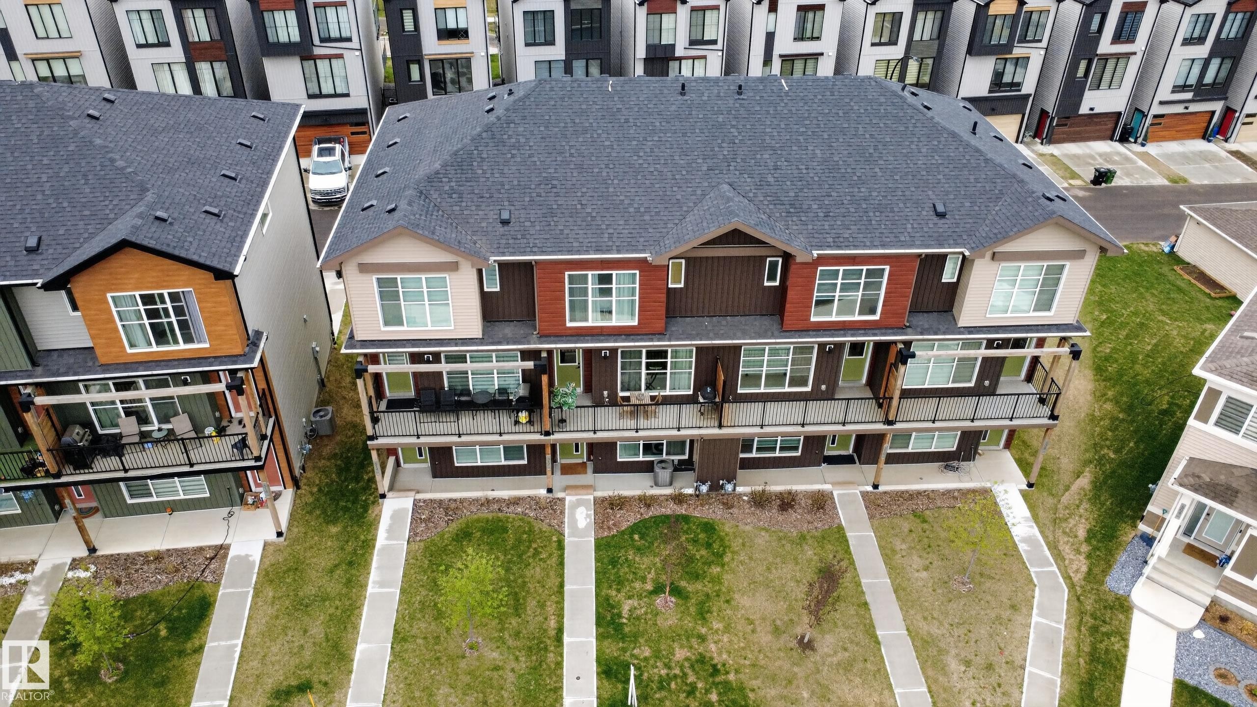512 37 Street Sw, Edmonton, AB - Outdoor With Facade