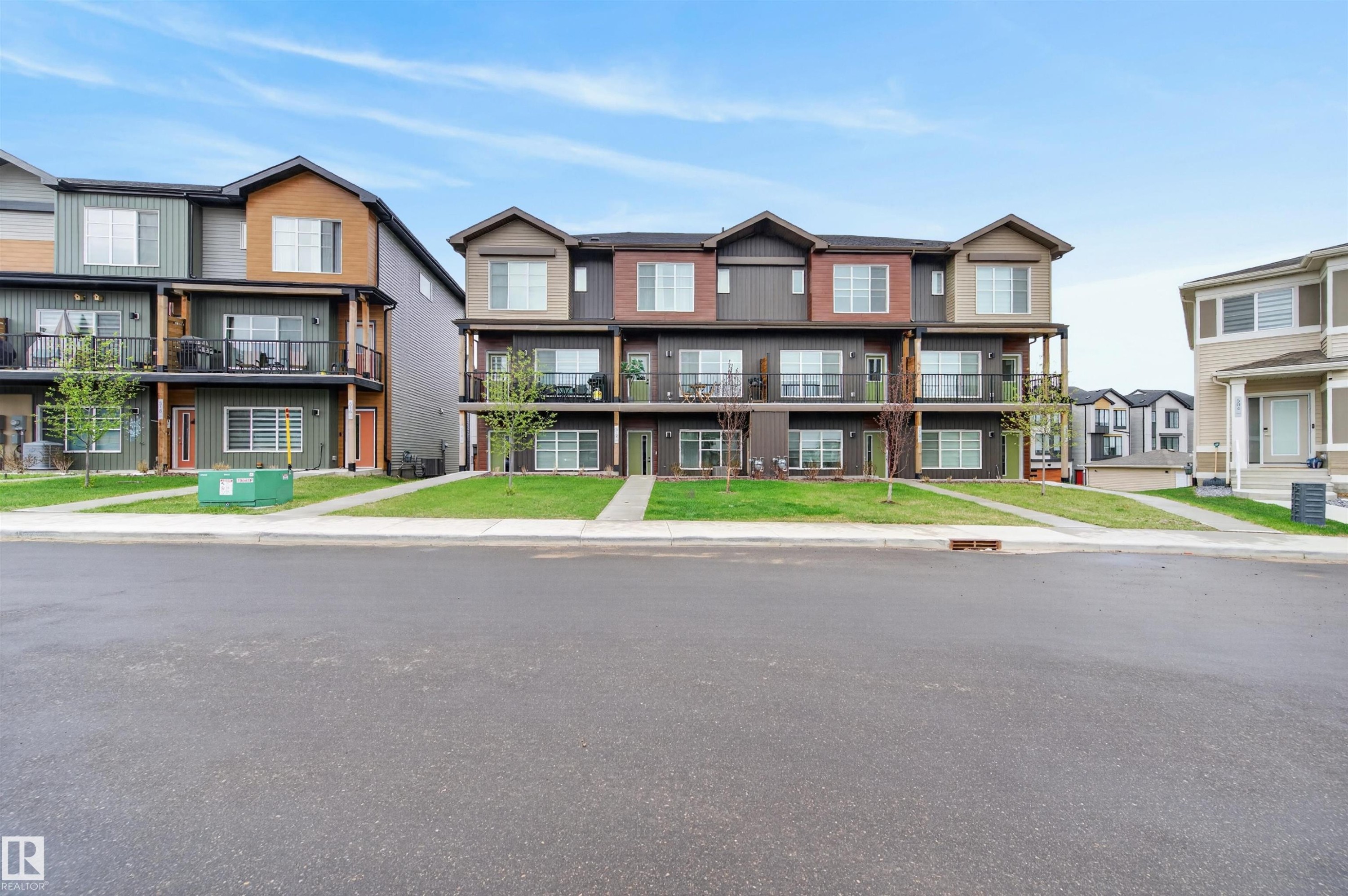 512 37 Street Sw, Edmonton, AB - Outdoor With Balcony With Facade