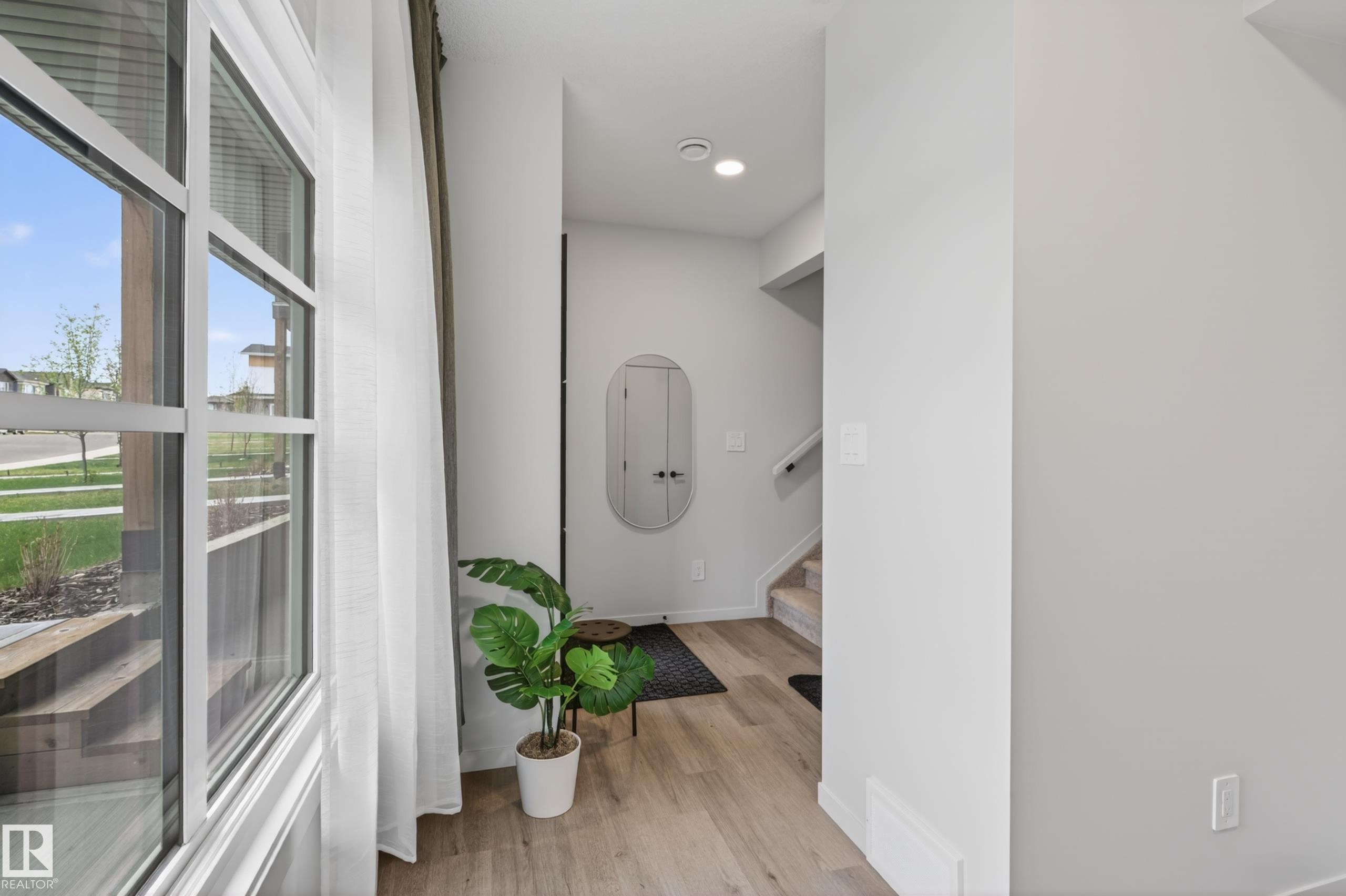512 37 Street Sw, Edmonton, AB - Photo Showing Other Room