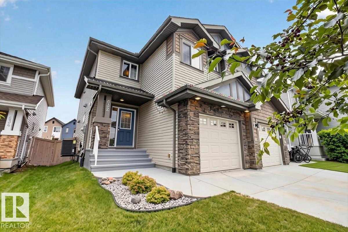 632 42 Avenue Nw, Edmonton, AB - Outdoor With Facade