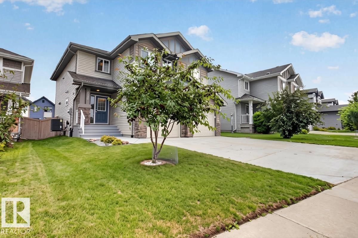 632 42 Avenue Nw, Edmonton, AB - Outdoor With Facade