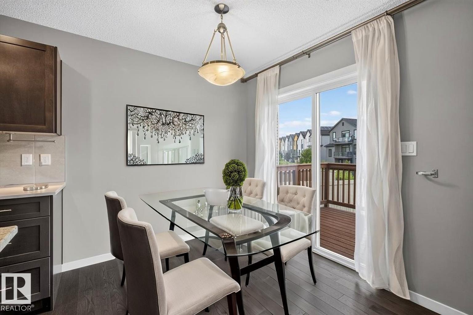 632 42 Avenue Nw, Edmonton, AB - Indoor Photo Showing Dining Room