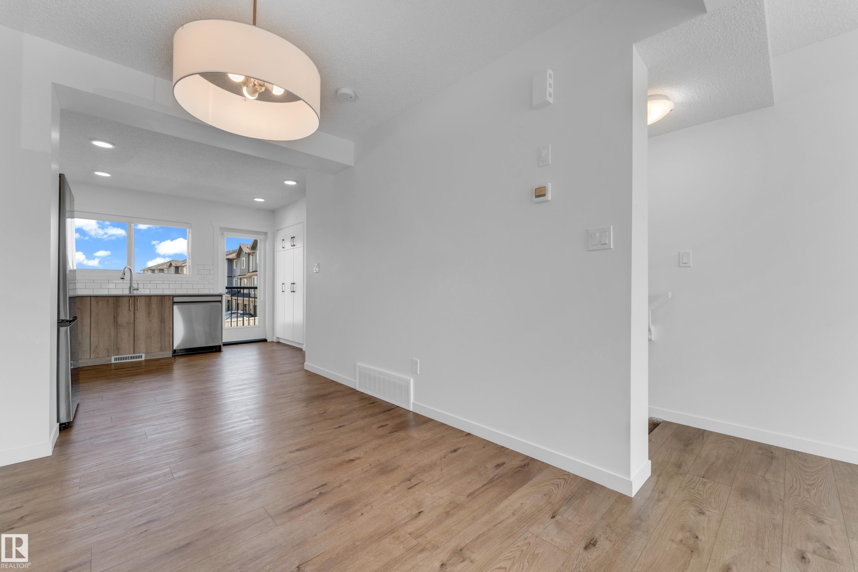22711 84 Avenue Nw, Edmonton, AB - Indoor