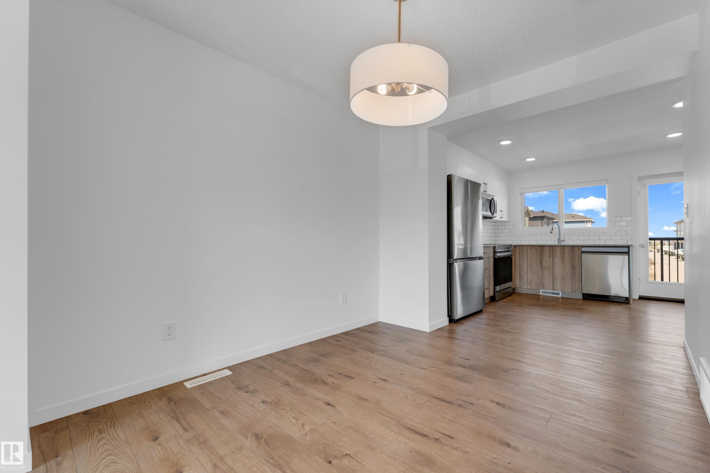 22711 84 Avenue Nw, Edmonton, AB - Indoor