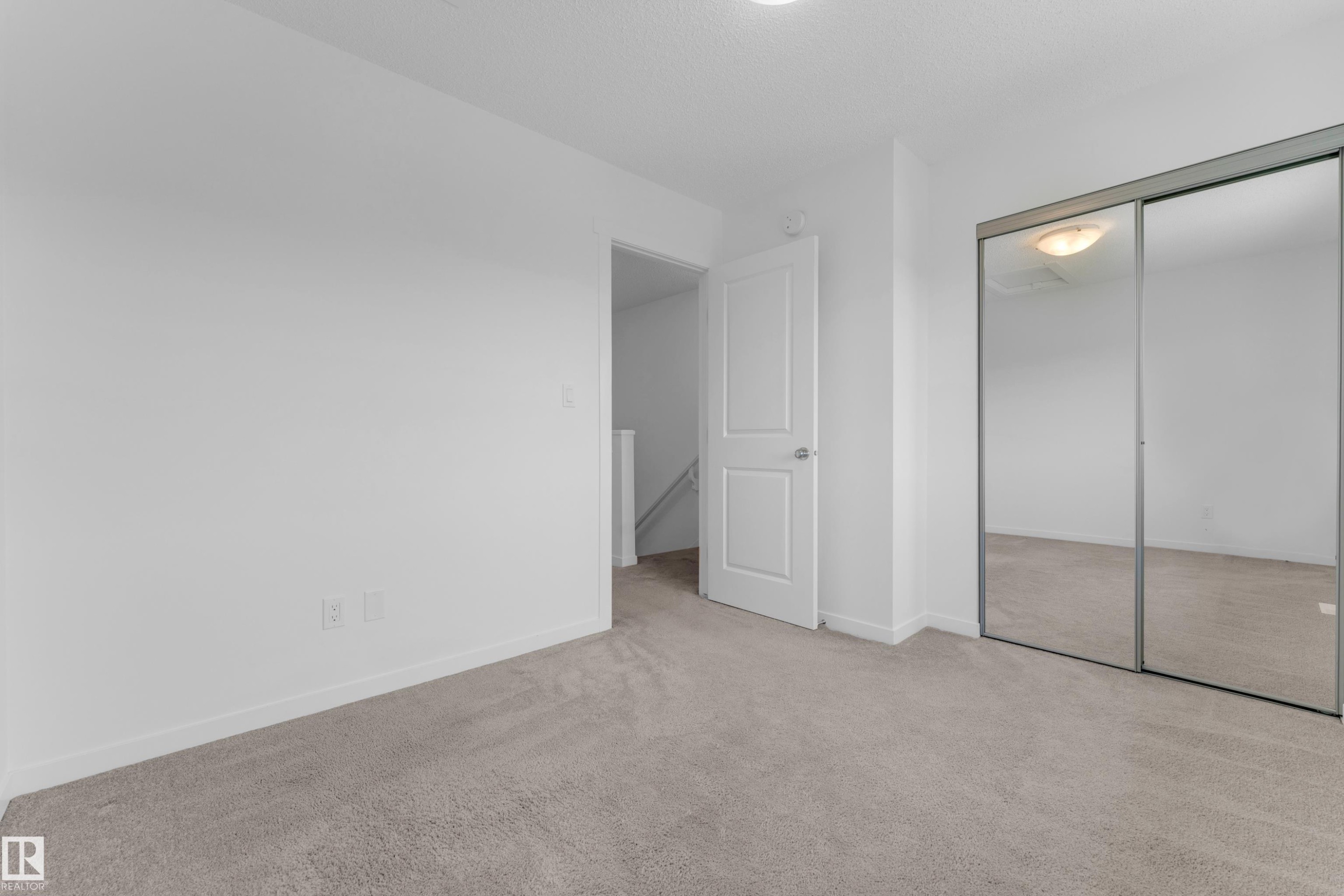 22711 84 Avenue Nw, Edmonton, AB - Indoor Photo Showing Other Room