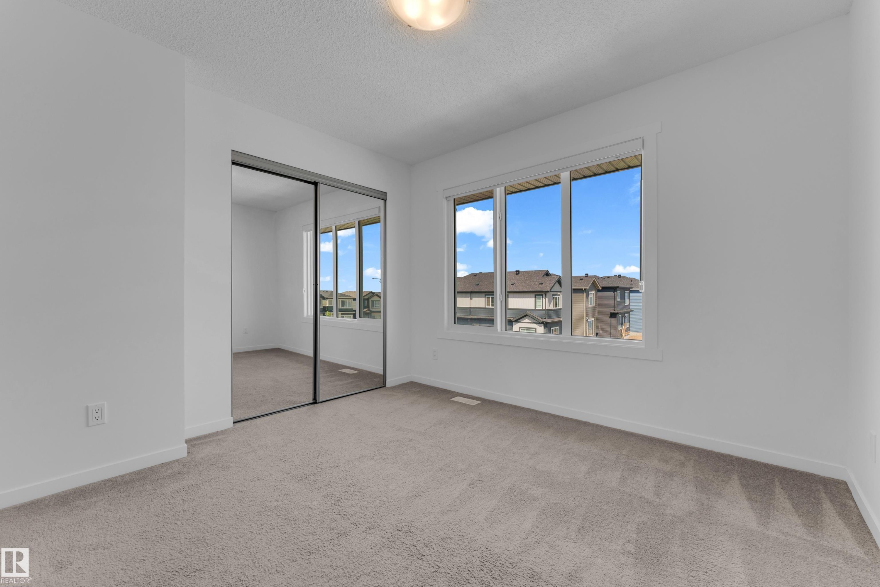 22711 84 Avenue Nw, Edmonton, AB - Indoor Photo Showing Other Room