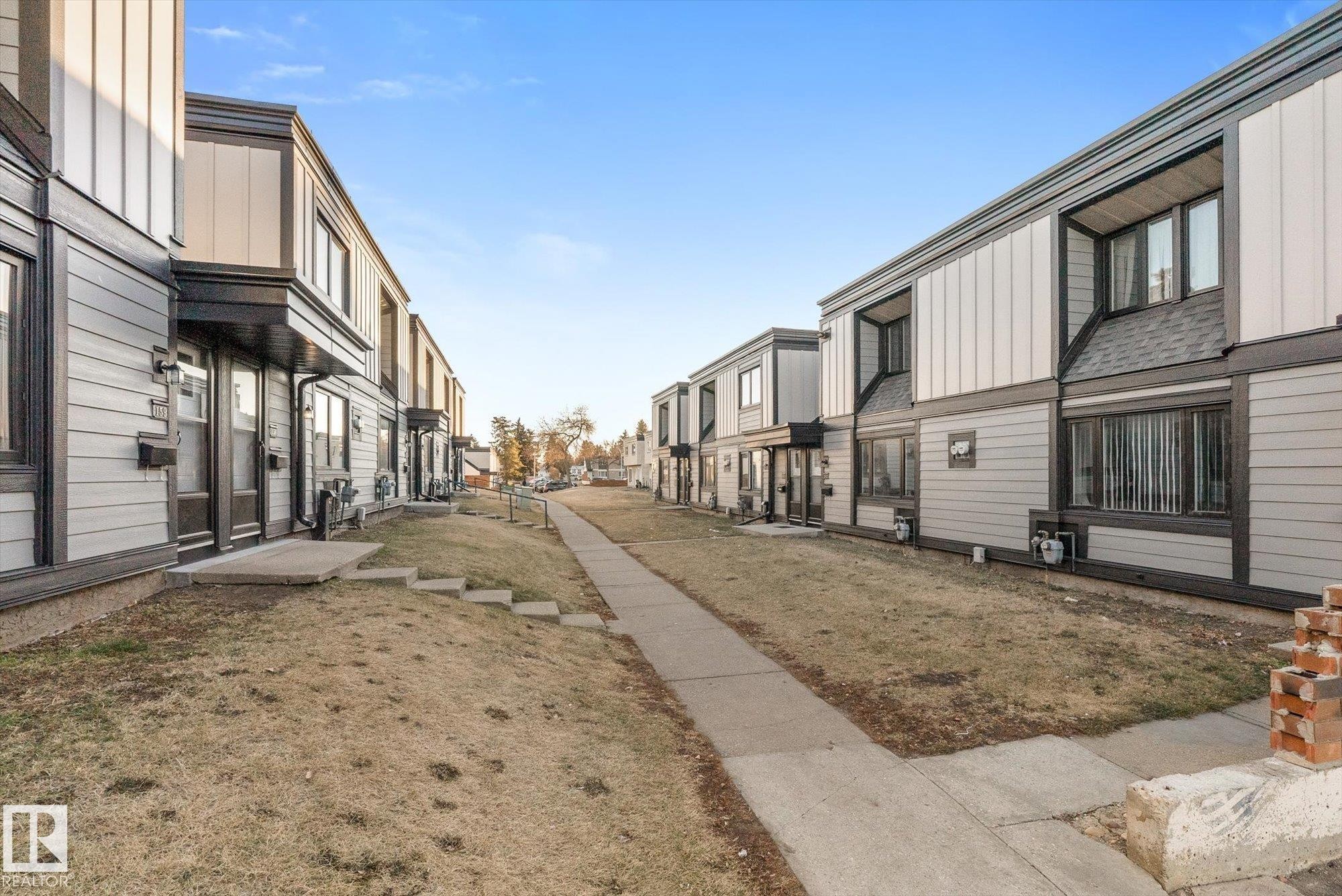 #165 3308 113 Av Nw, Edmonton, AB - Outdoor With Exterior