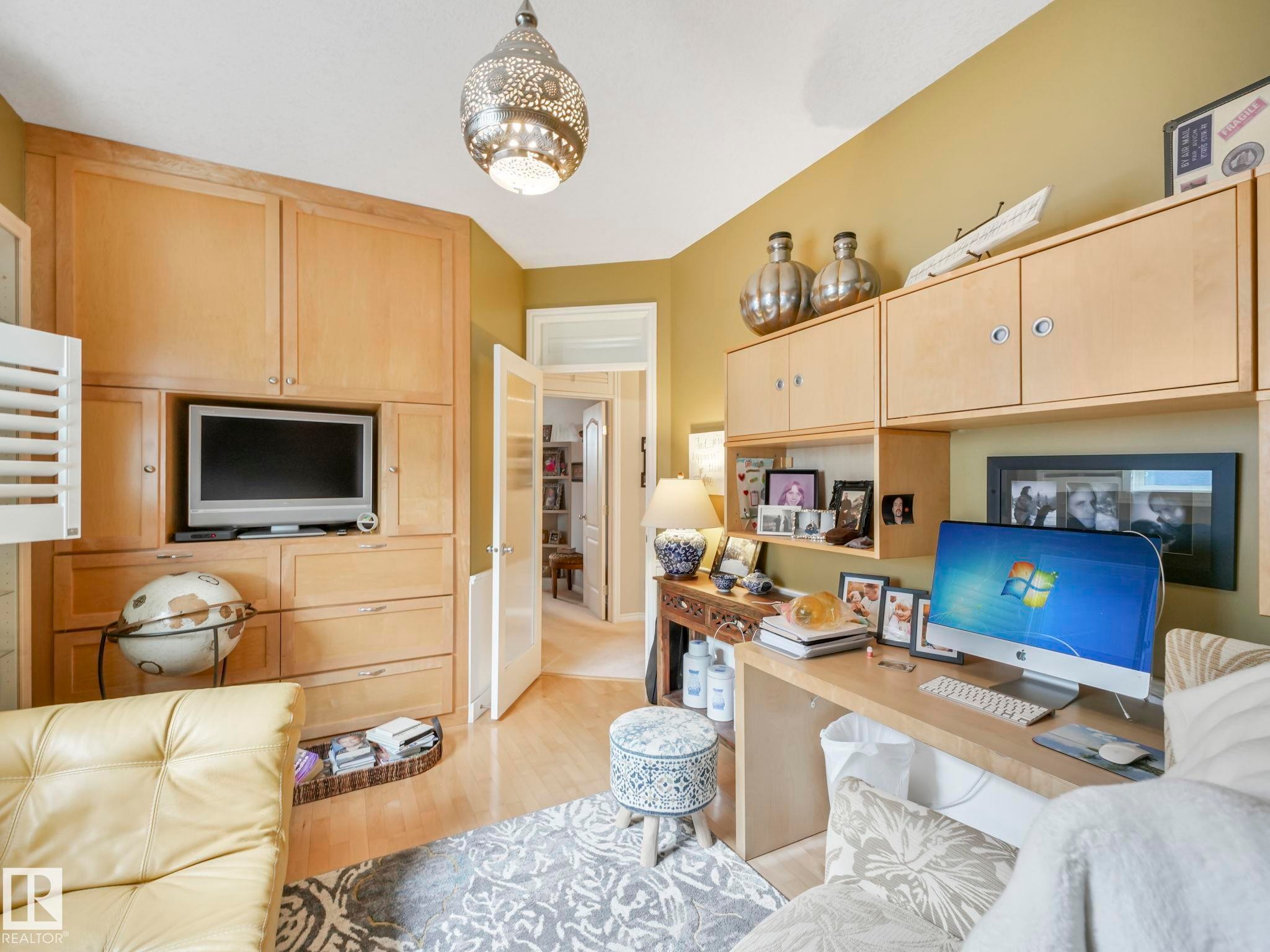 51 Kendall Crescent, St. Albert, AB - Indoor Photo Showing Living Room
