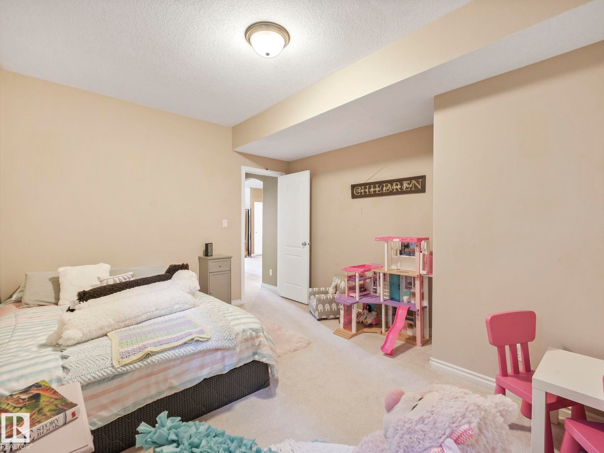 51 Kendall Crescent, St. Albert, AB - Indoor Photo Showing Bedroom