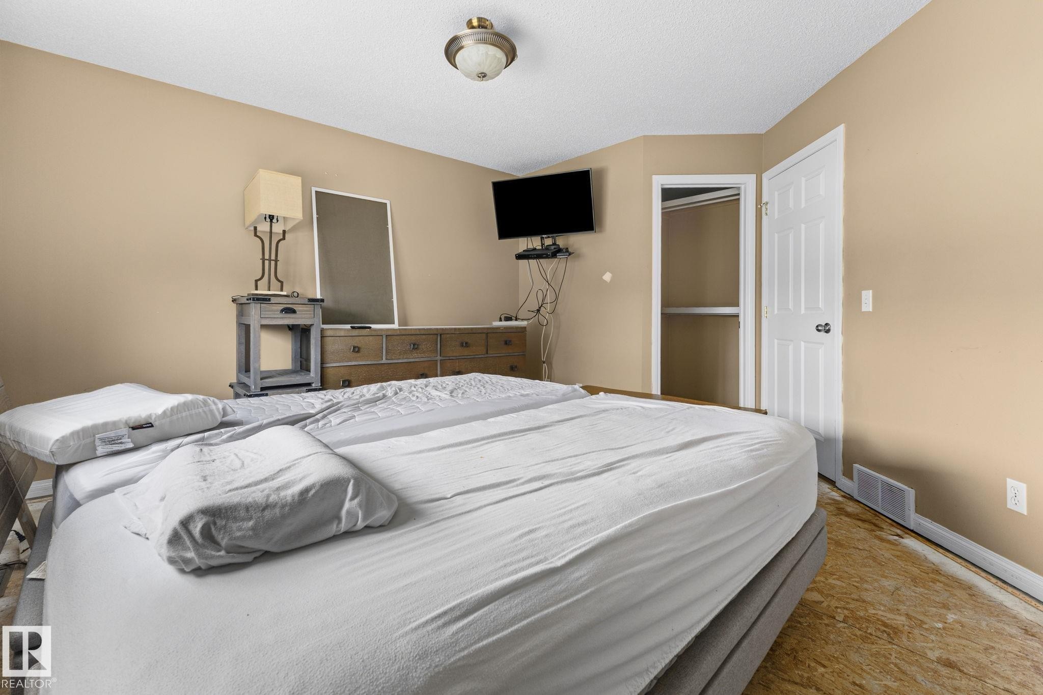 4712 48 Street, Onoway, AB - Indoor Photo Showing Bedroom
