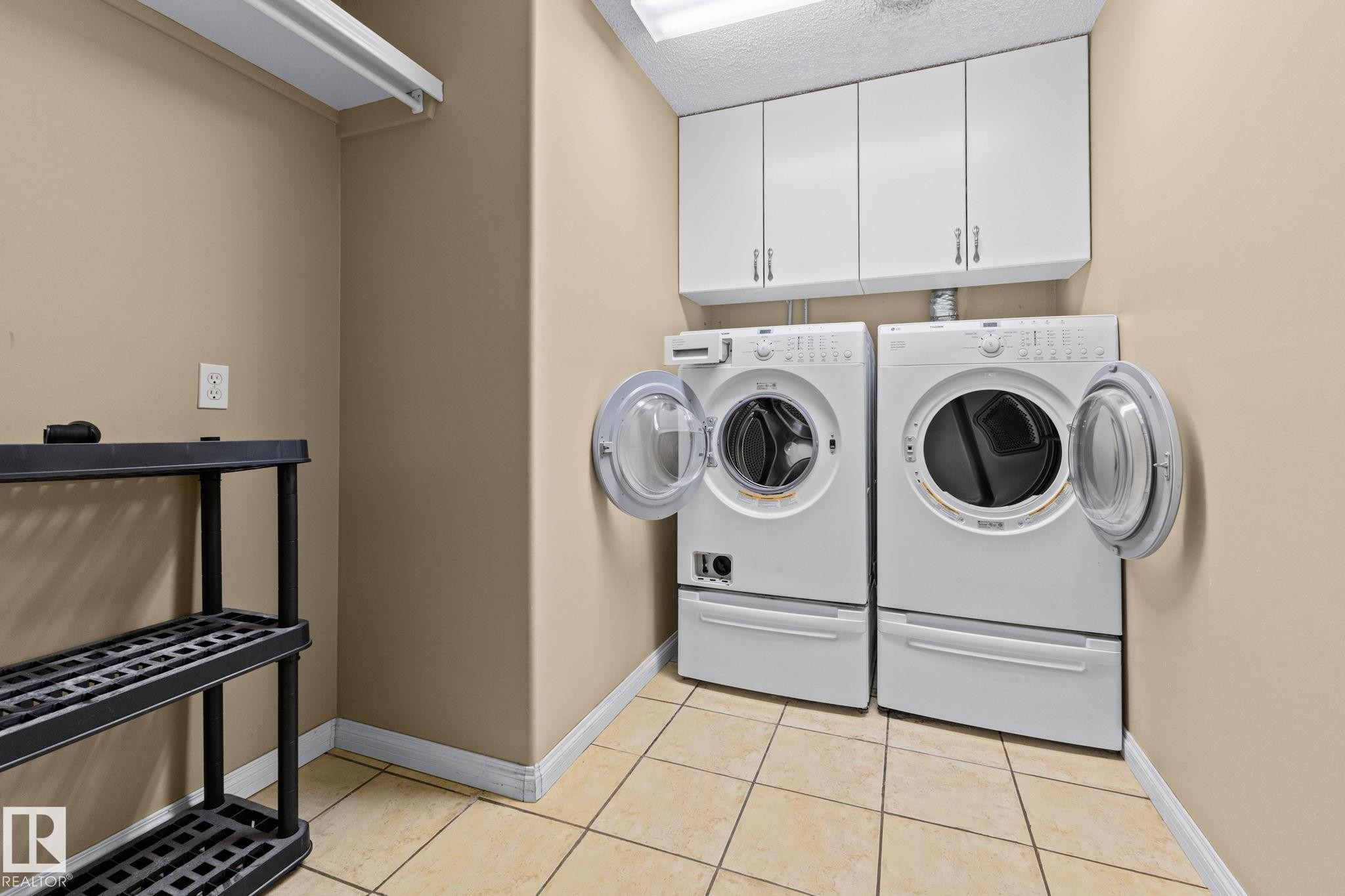 4712 48 Street, Onoway, AB - Indoor Photo Showing Laundry Room