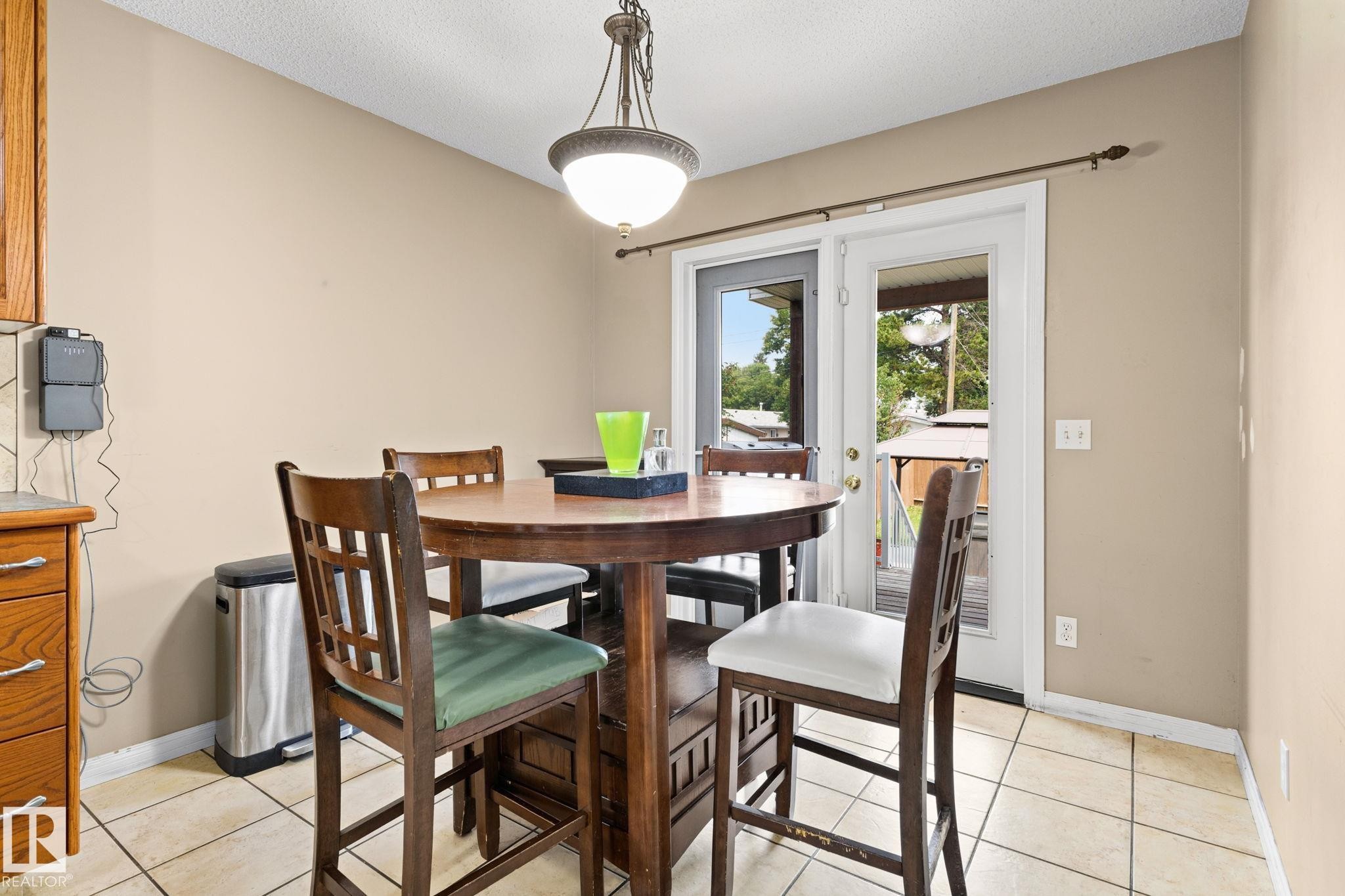 4712 48 Street, Onoway, AB - Indoor Photo Showing Dining Room
