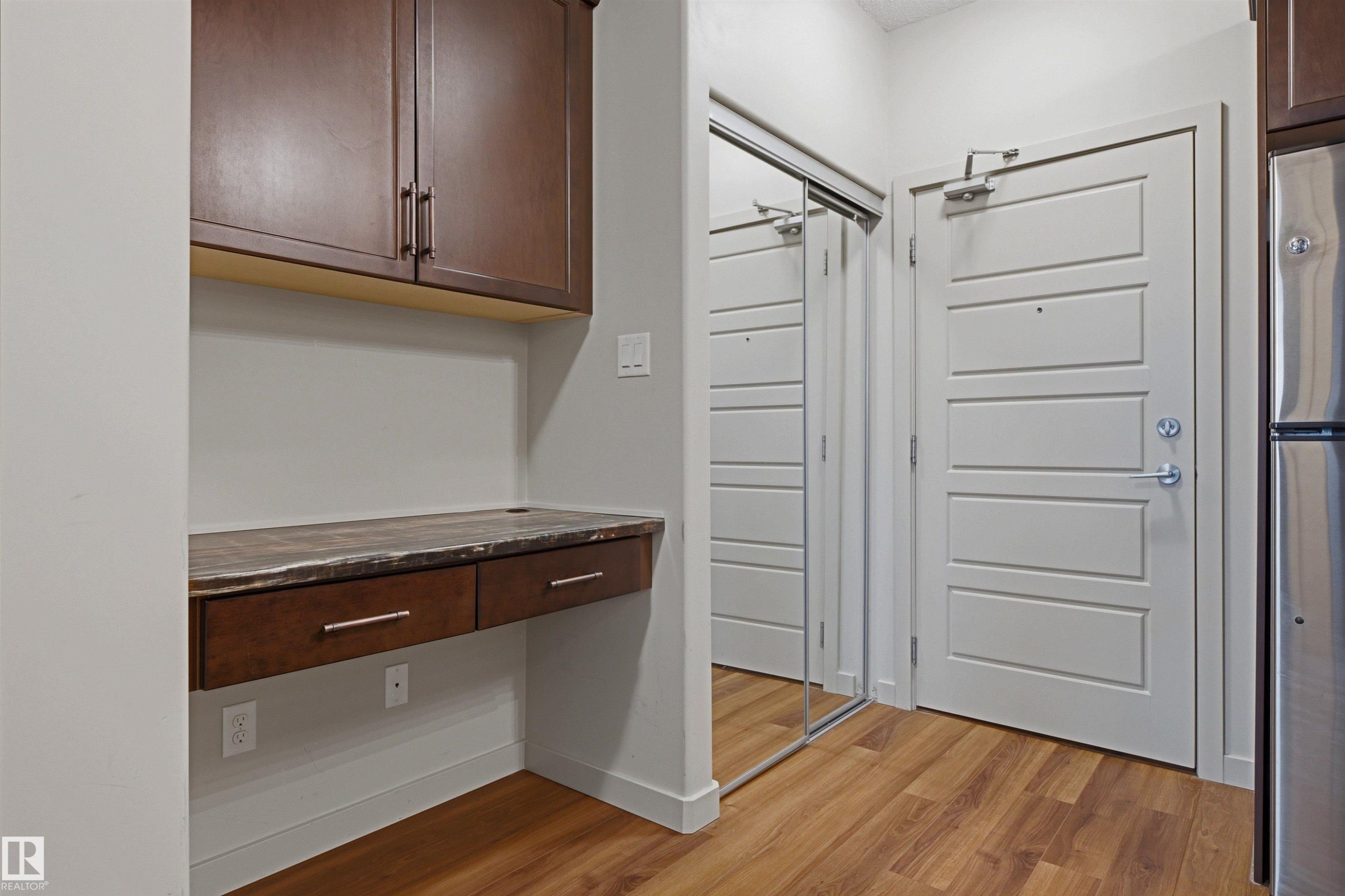 #120 320 Ambleside Link Li Sw, Edmonton, AB - Indoor Photo Showing Other Room