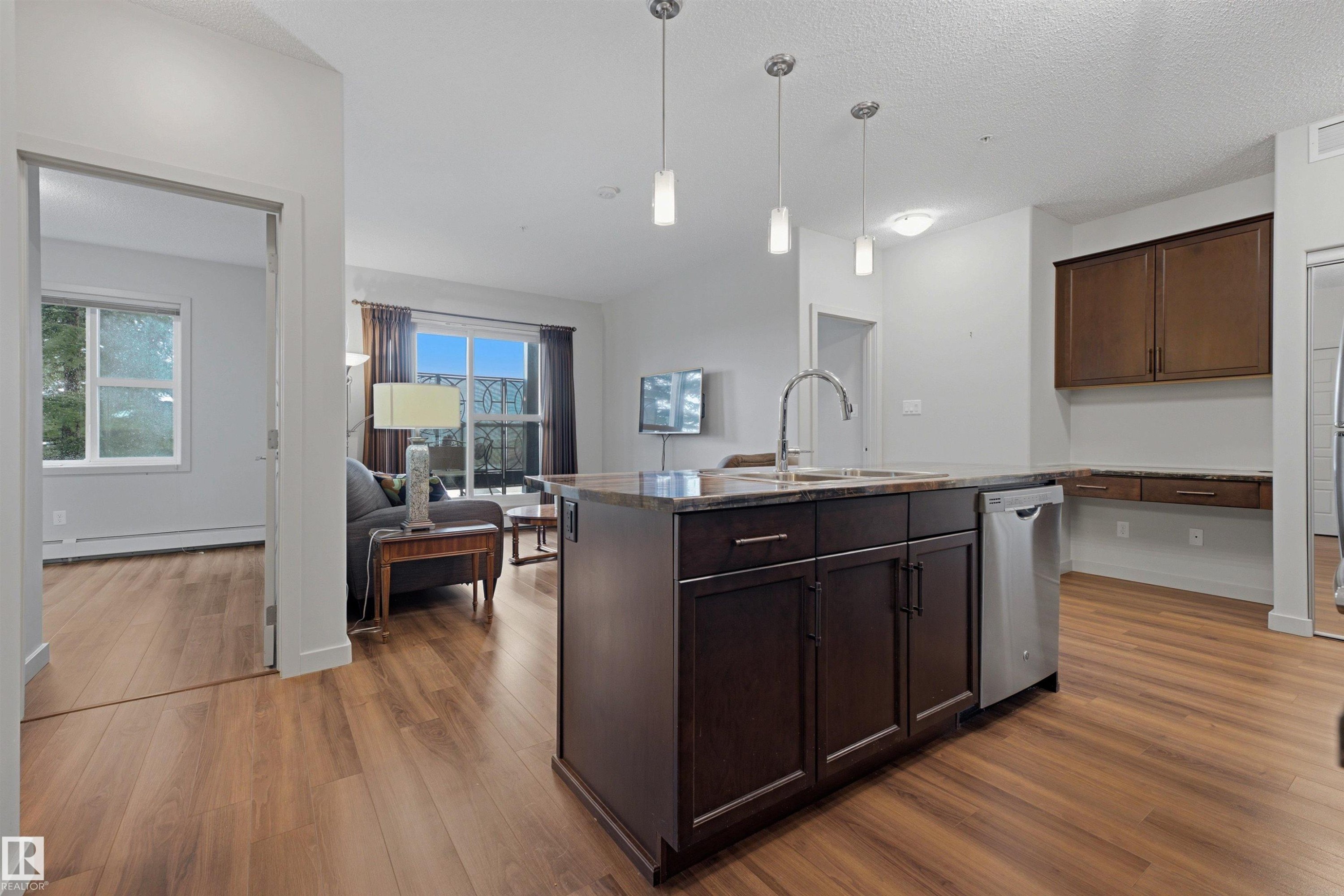 #120 320 Ambleside Link Li Sw, Edmonton, AB - Indoor Photo Showing Kitchen With Upgraded Kitchen