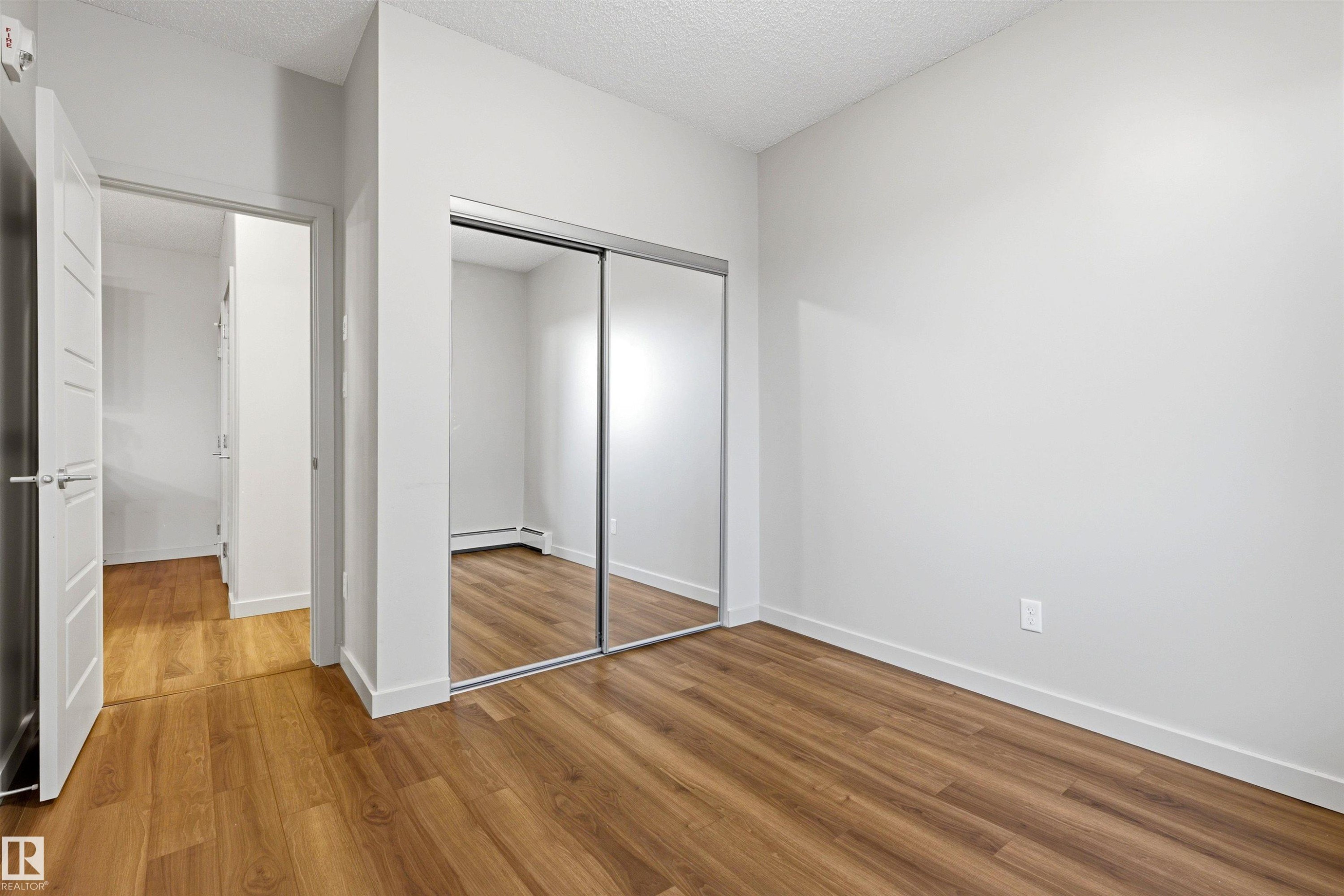 #120 320 Ambleside Link Li Sw, Edmonton, AB - Indoor Photo Showing Other Room