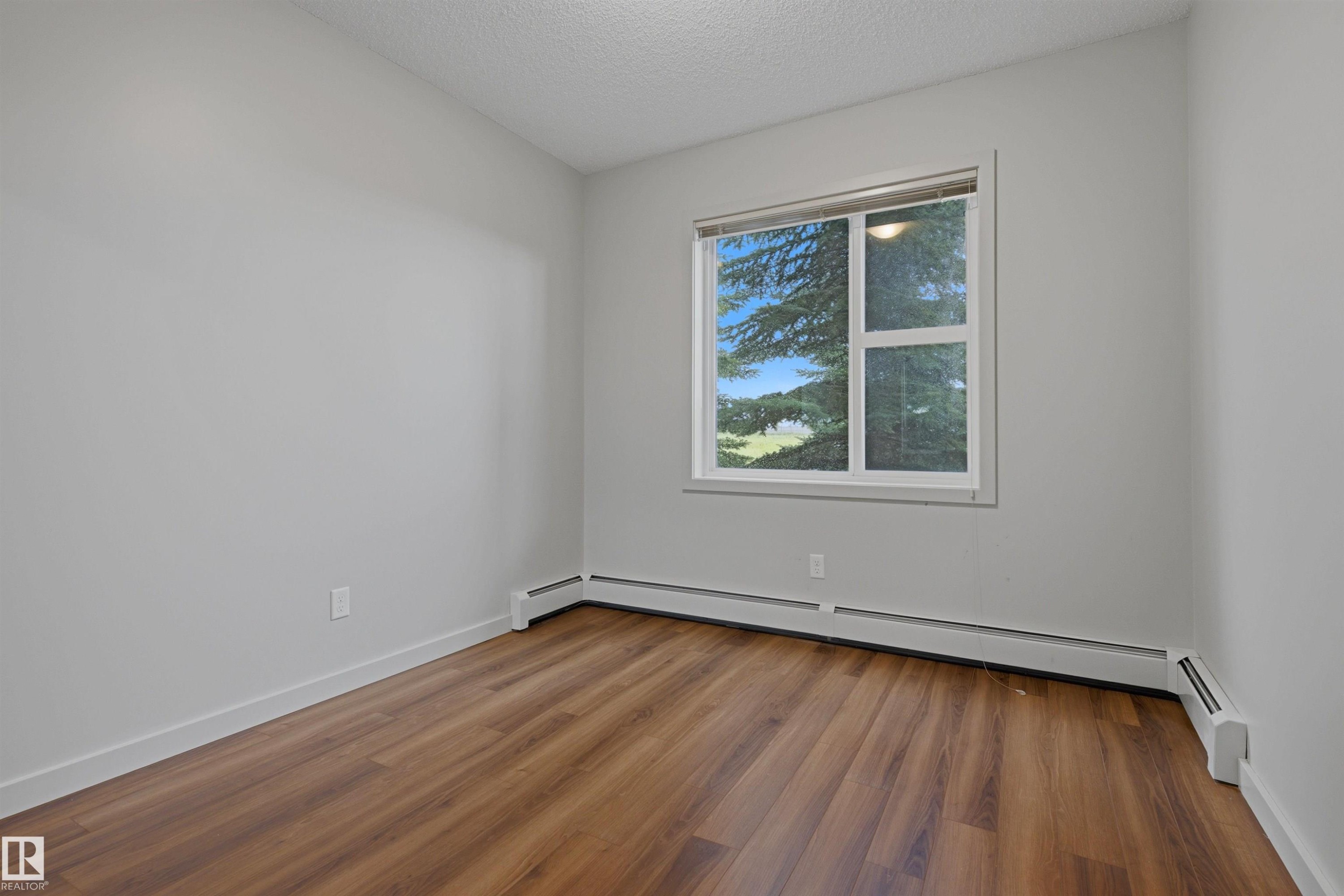#120 320 Ambleside Link Li Sw, Edmonton, AB - Indoor Photo Showing Other Room
