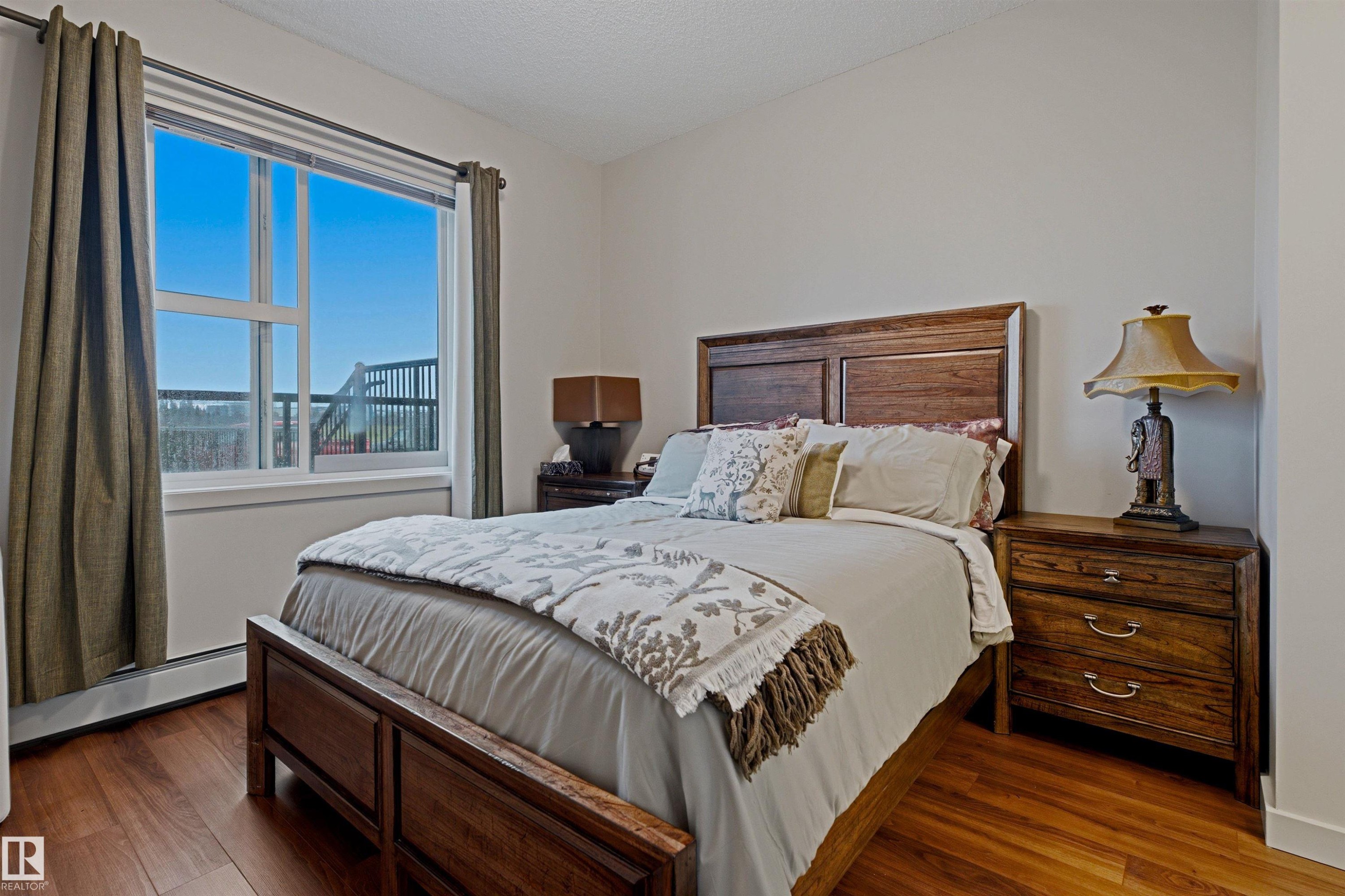 #120 320 Ambleside Link Li Sw, Edmonton, AB - Indoor Photo Showing Bedroom