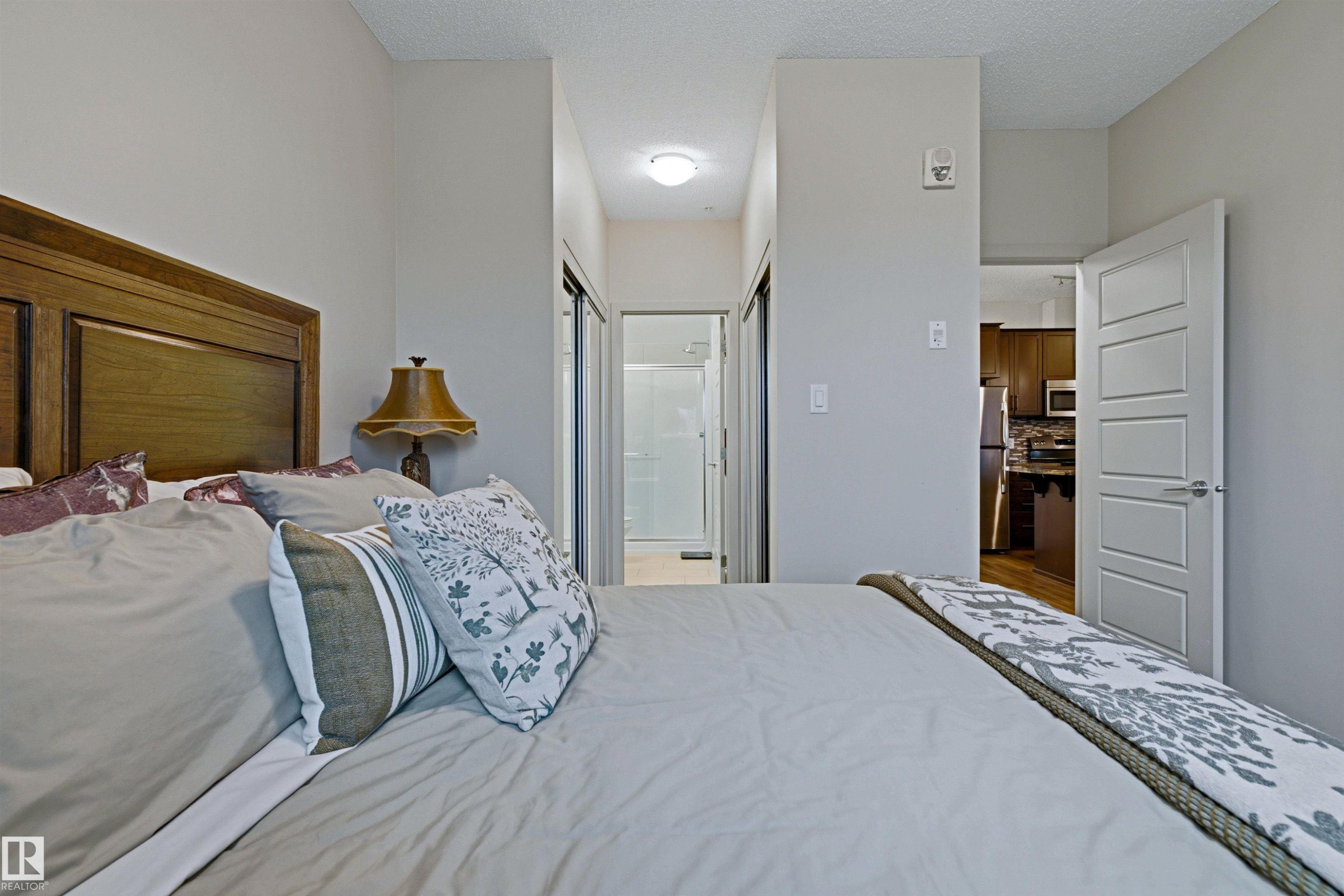 #120 320 Ambleside Link Li Sw, Edmonton, AB - Indoor Photo Showing Bedroom