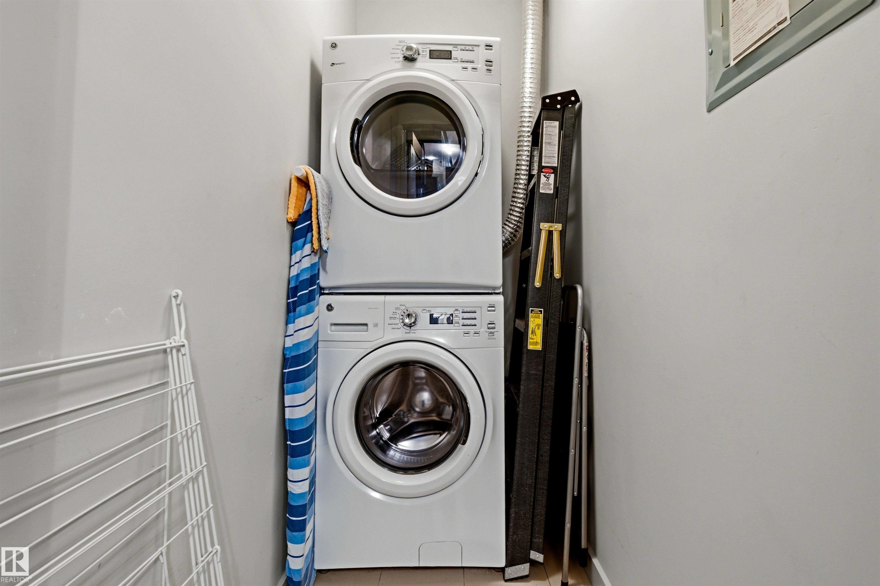 #120 320 Ambleside Link Li Sw, Edmonton, AB - Indoor Photo Showing Laundry Room