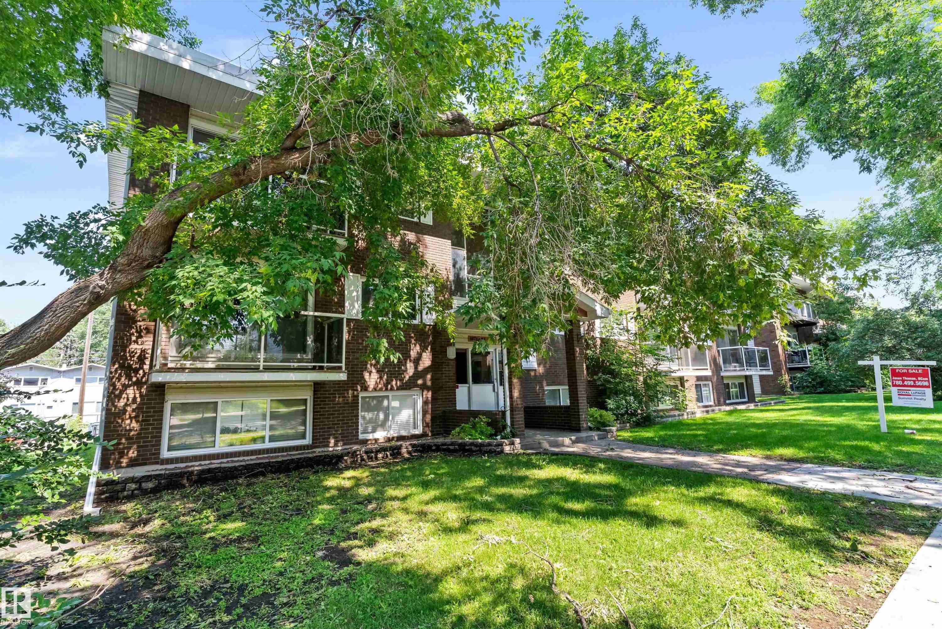 #102 10720 84 Av Nw, Edmonton, AB - Outdoor