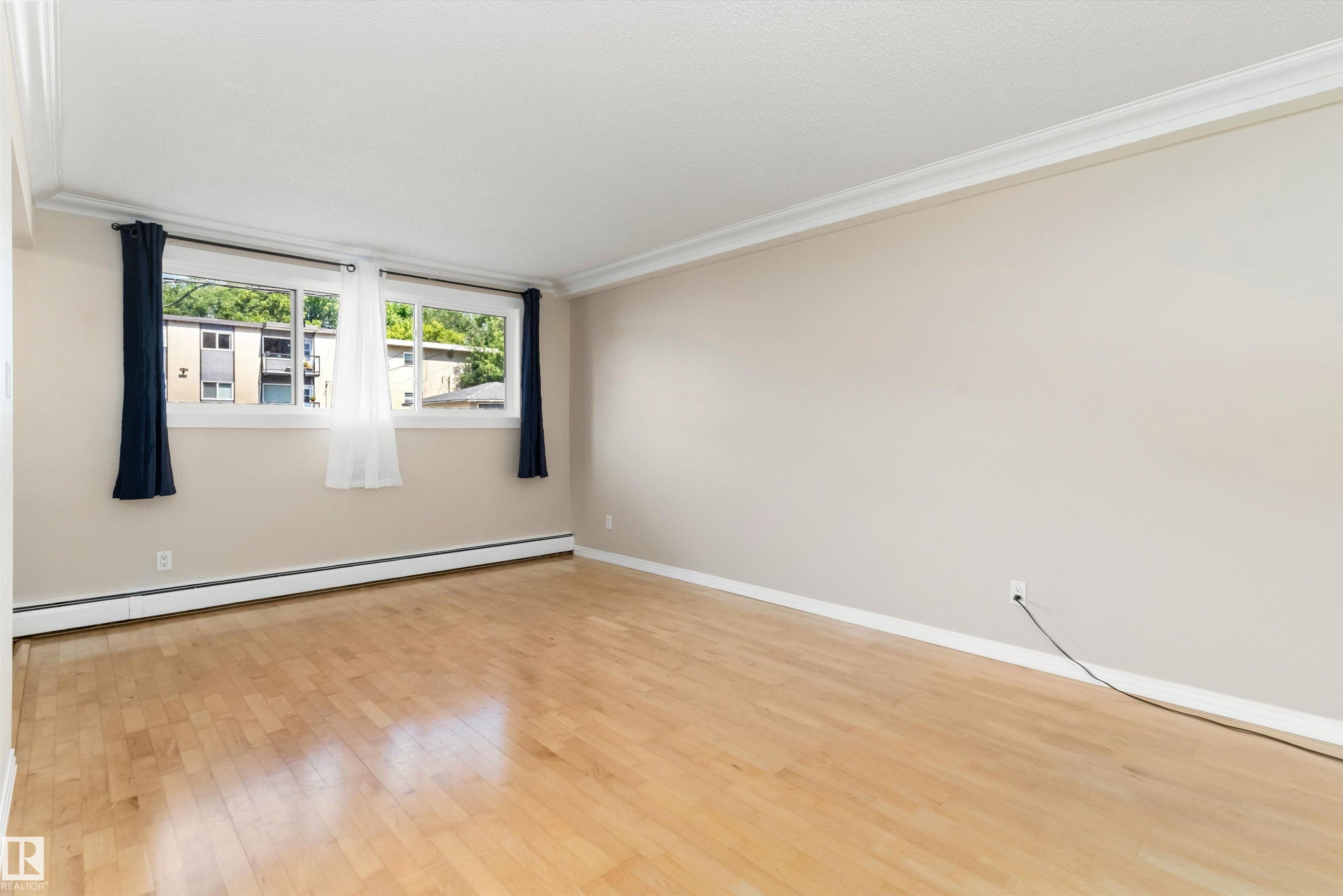 #102 10720 84 Av Nw, Edmonton, AB - Indoor Photo Showing Other Room