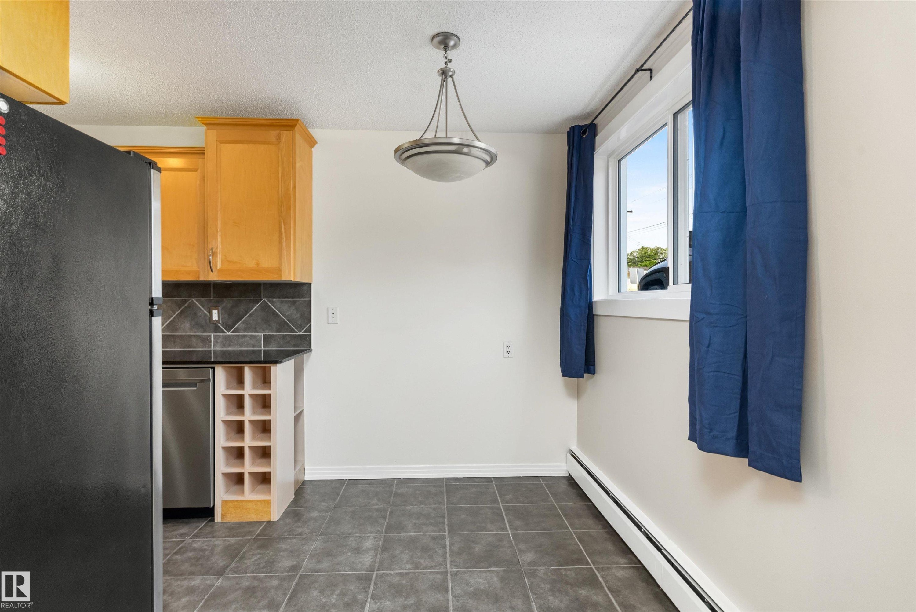 #102 10720 84 Av Nw, Edmonton, AB - Indoor Photo Showing Other Room