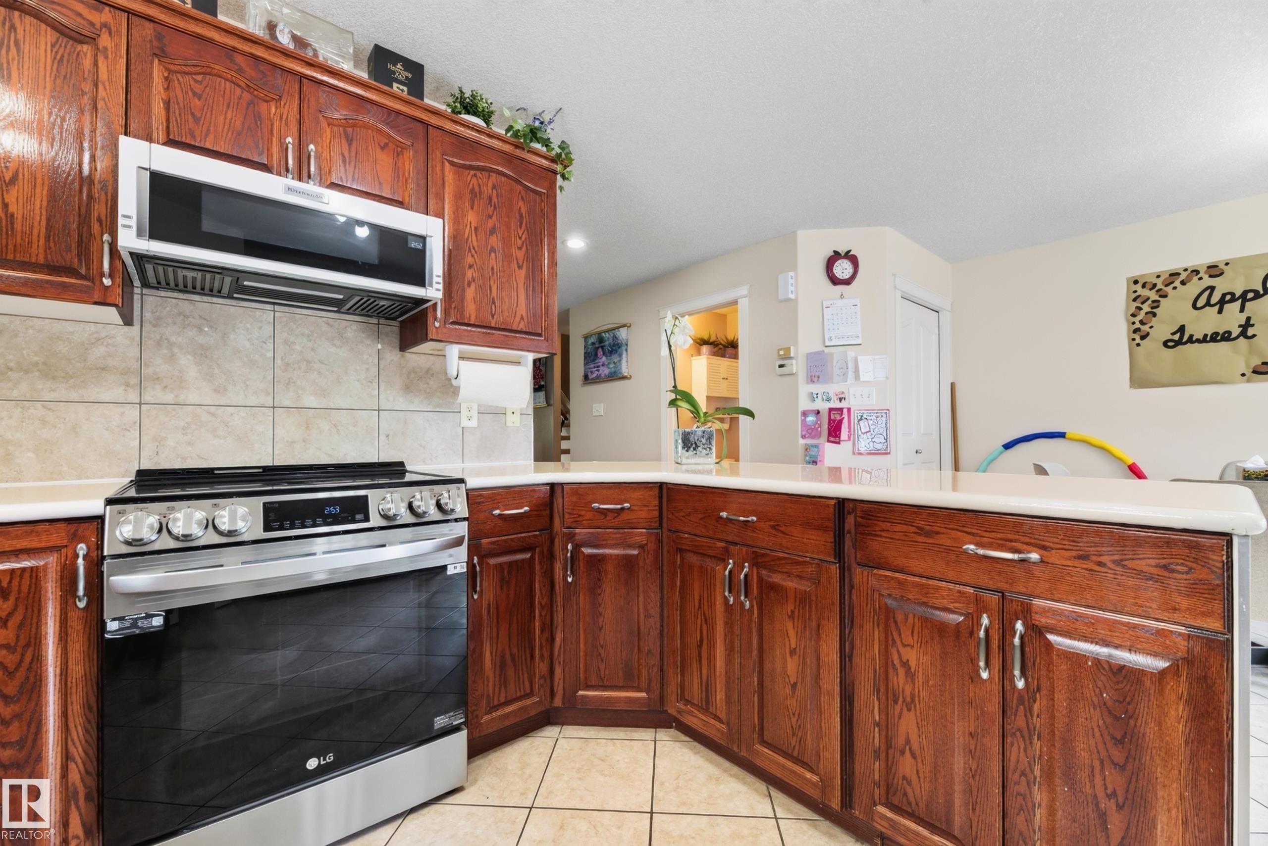 6514 106 Street Nw, Edmonton, AB - Indoor Photo Showing Kitchen