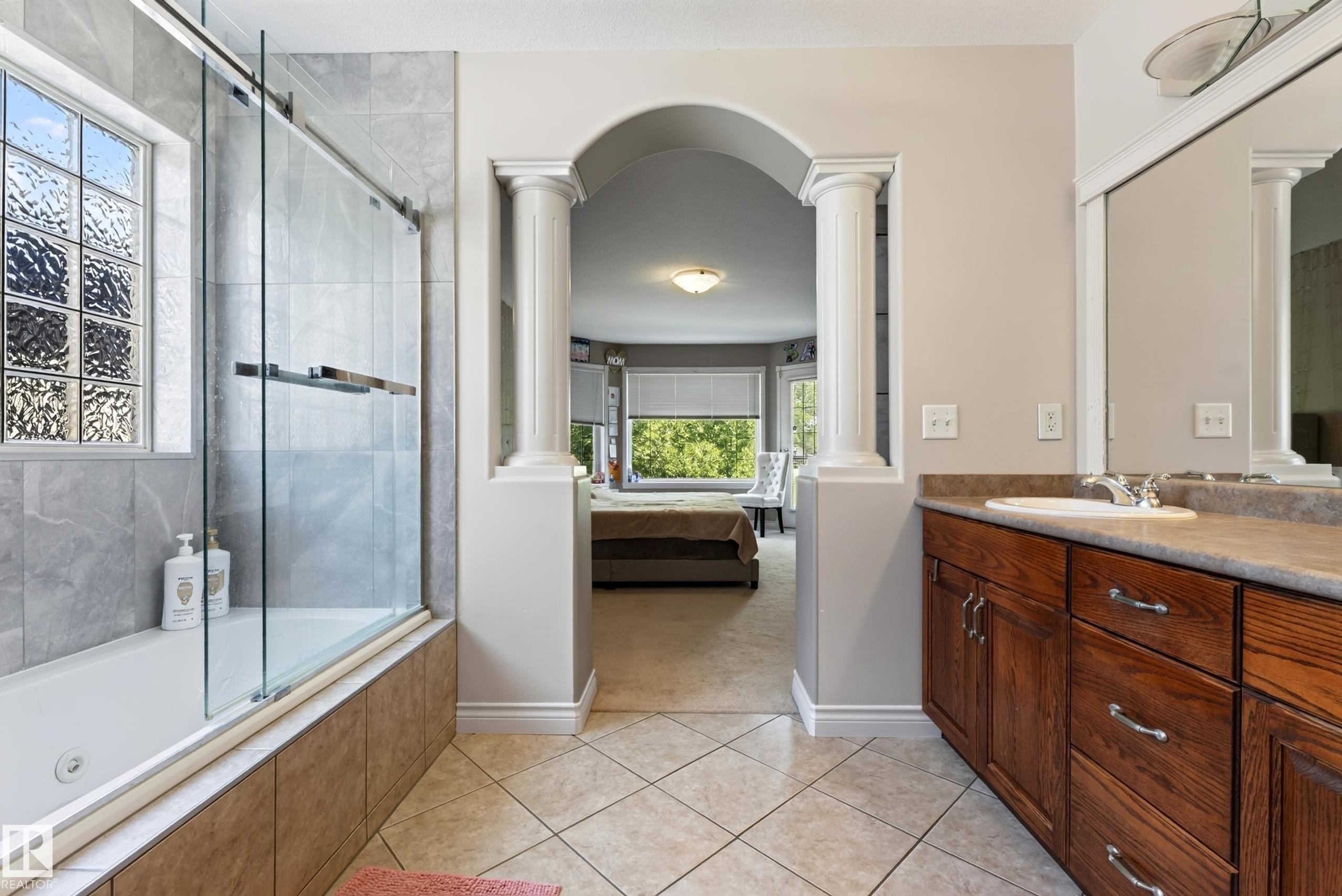6514 106 Street Nw, Edmonton, AB - Indoor Photo Showing Bathroom
