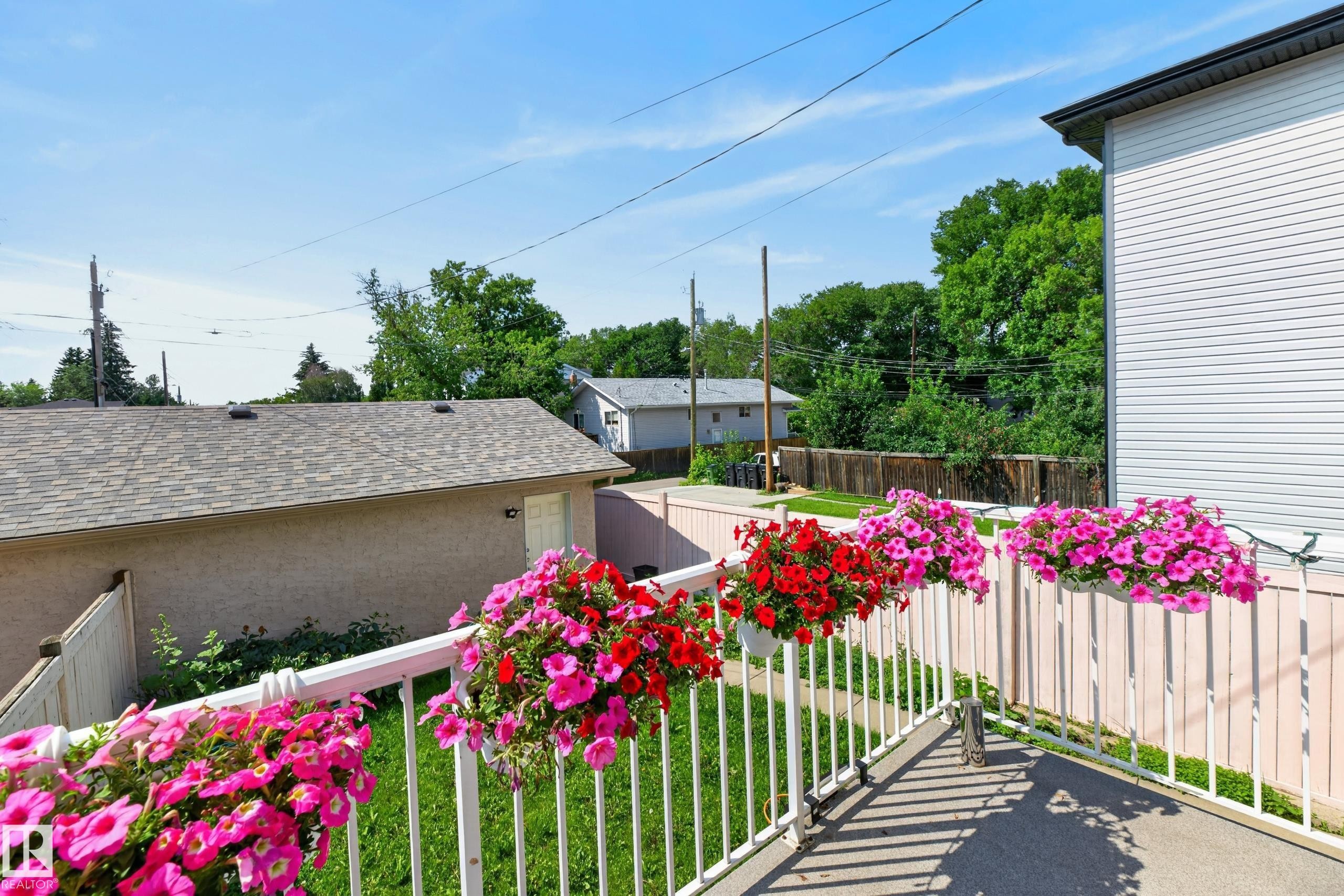 6514 106 Street Nw, Edmonton, AB - Outdoor