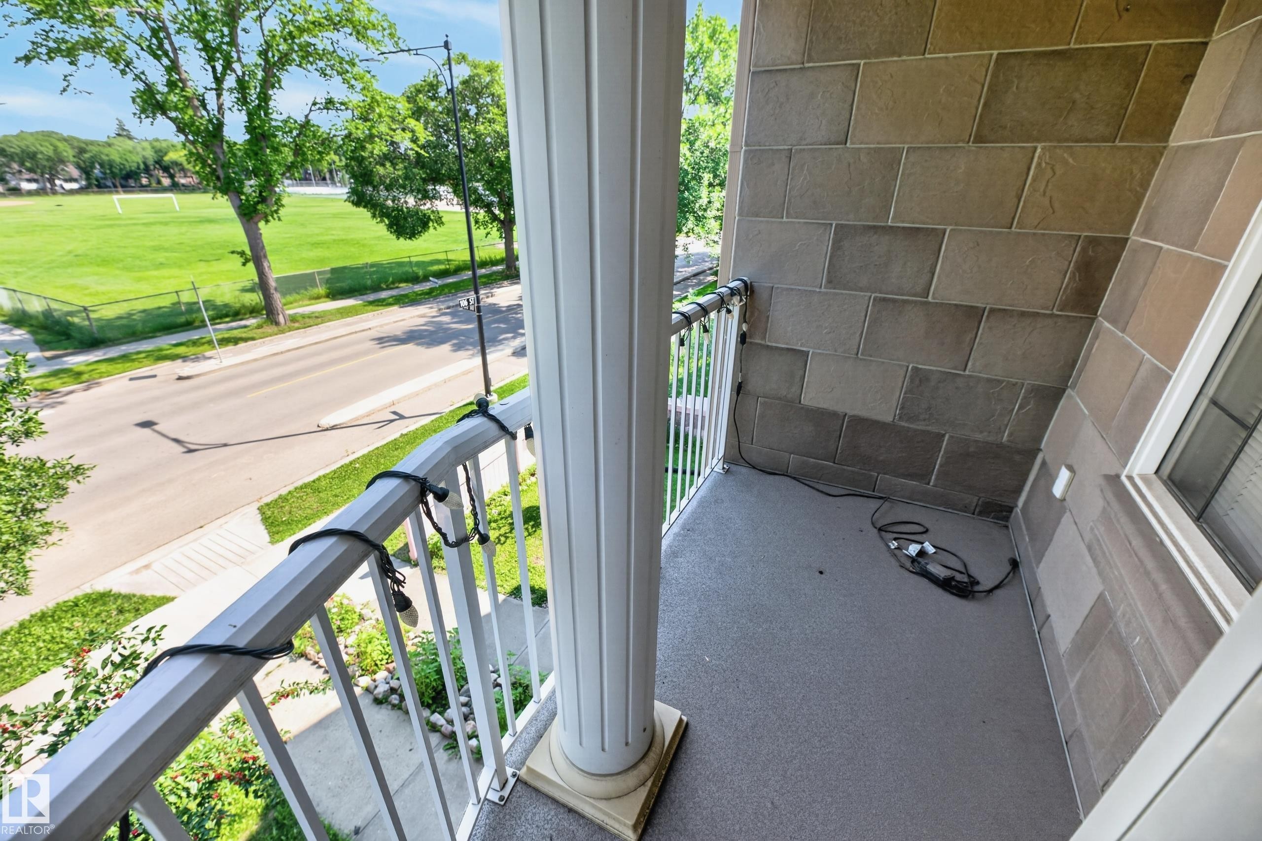 6514 106 Street Nw, Edmonton, AB - Outdoor