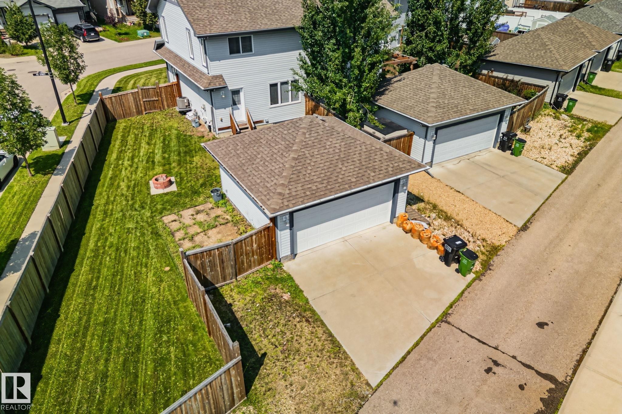 16715 40 Street Nw, Edmonton, AB - Outdoor With Exterior