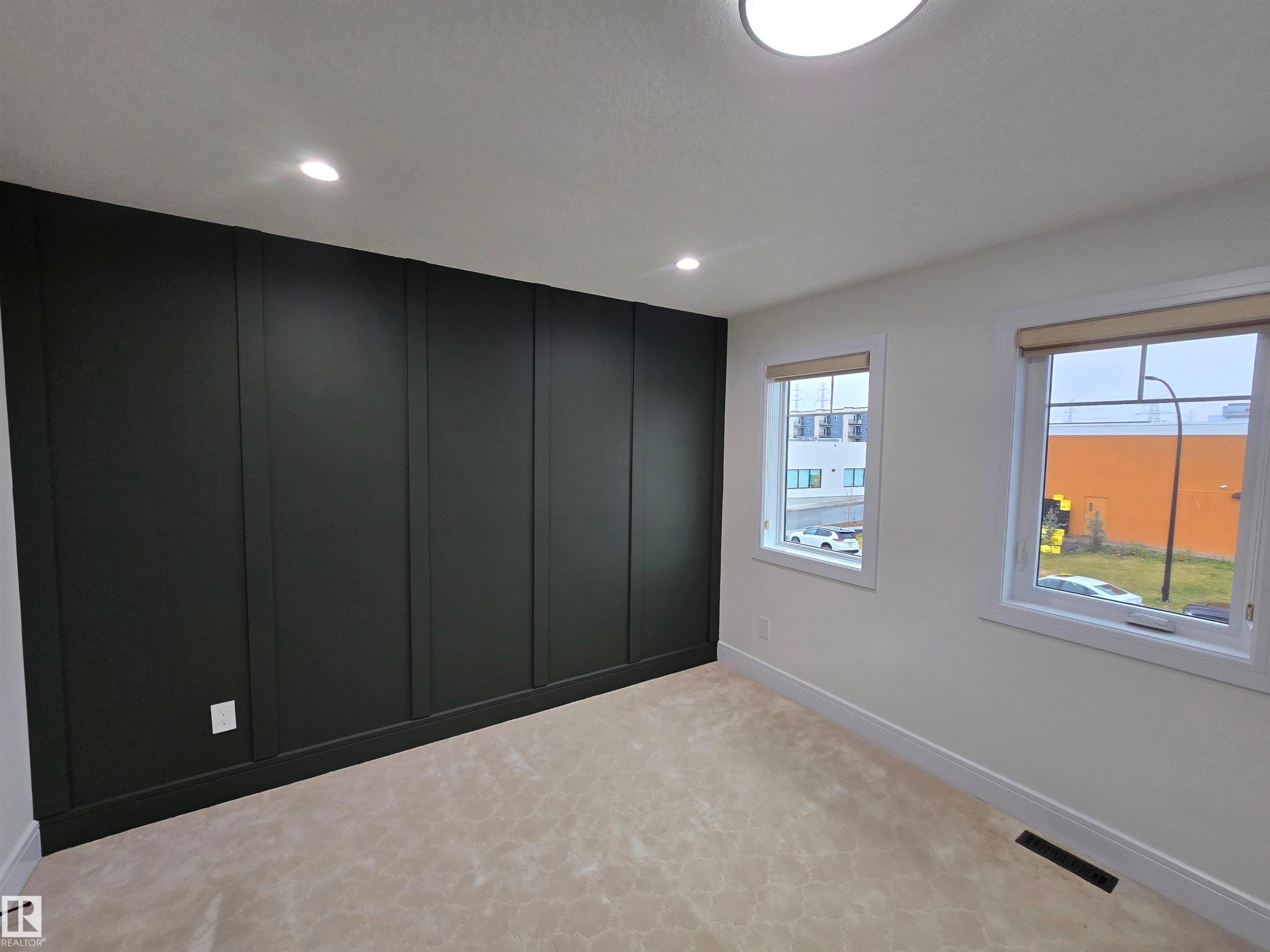 228 36 Street Sw, Edmonton, AB - Indoor Photo Showing Other Room