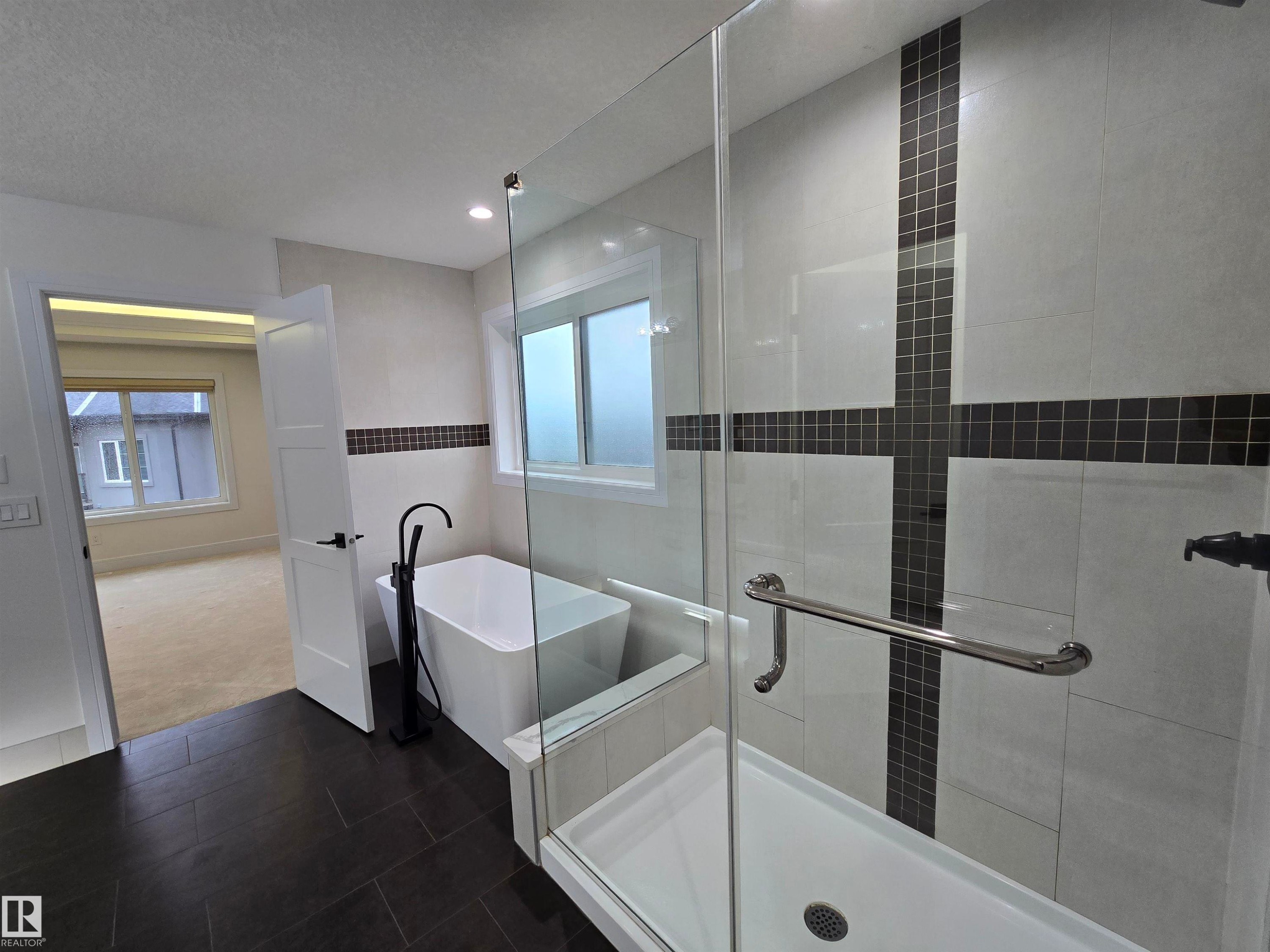 228 36 Street Sw, Edmonton, AB - Indoor
