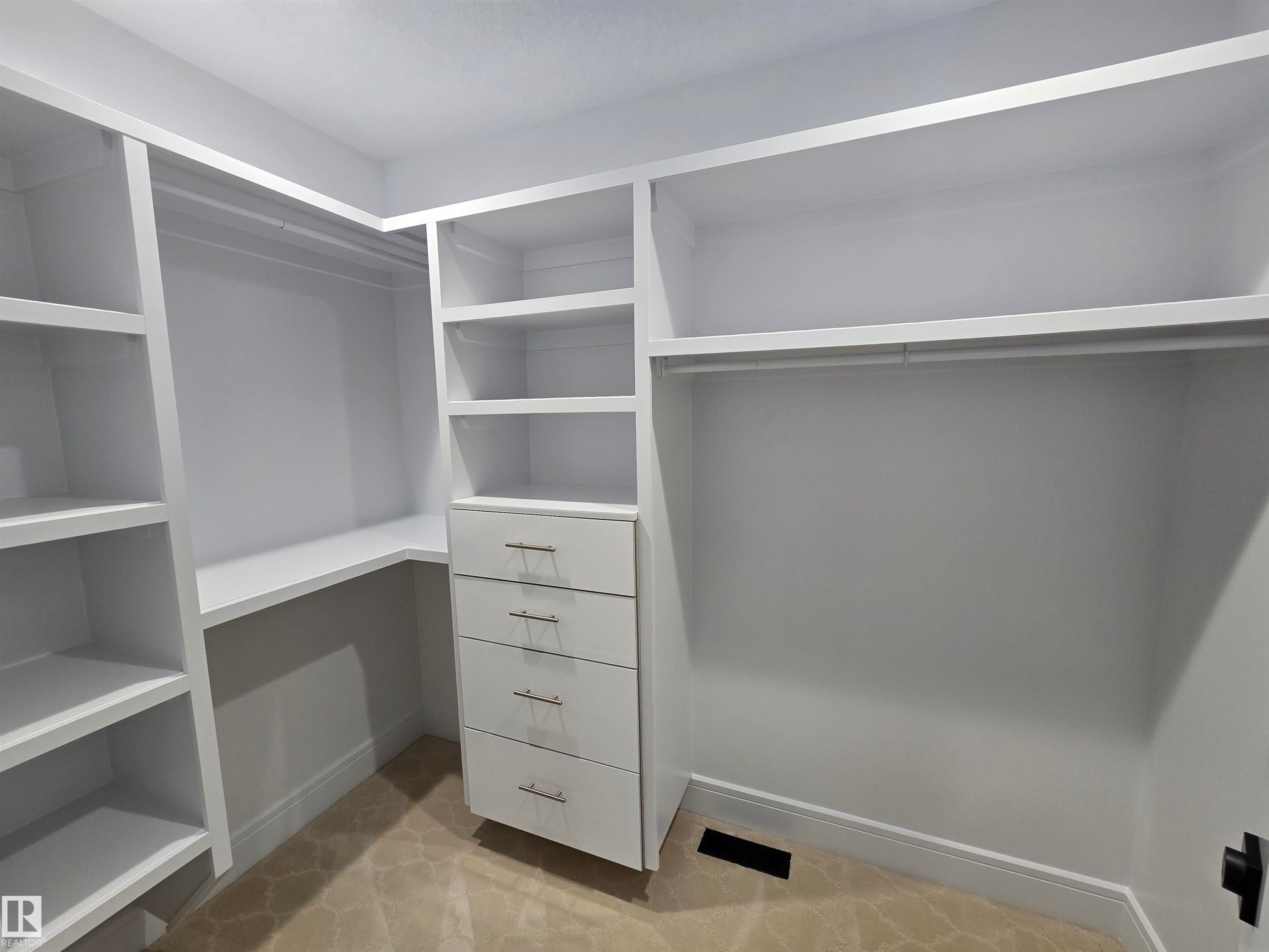 228 36 Street Sw, Edmonton, AB - Indoor With Storage