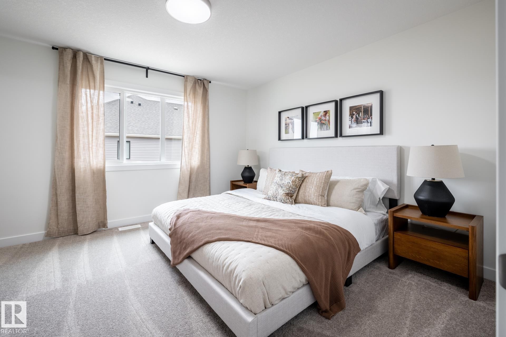 8614 97 Avenue, Morinville, AB - Indoor Photo Showing Bedroom