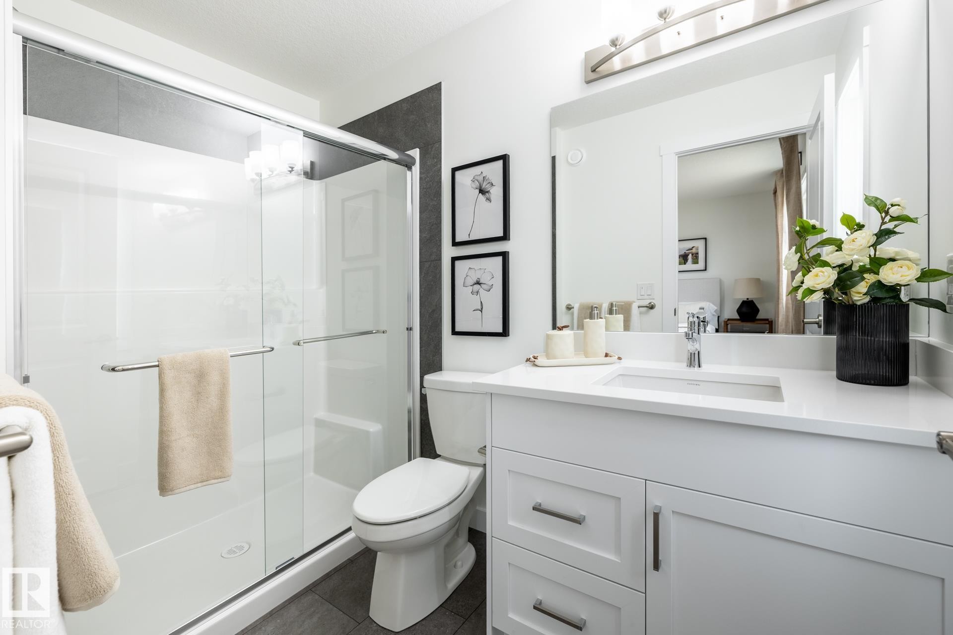 8614 97 Avenue, Morinville, AB - Indoor Photo Showing Bathroom
