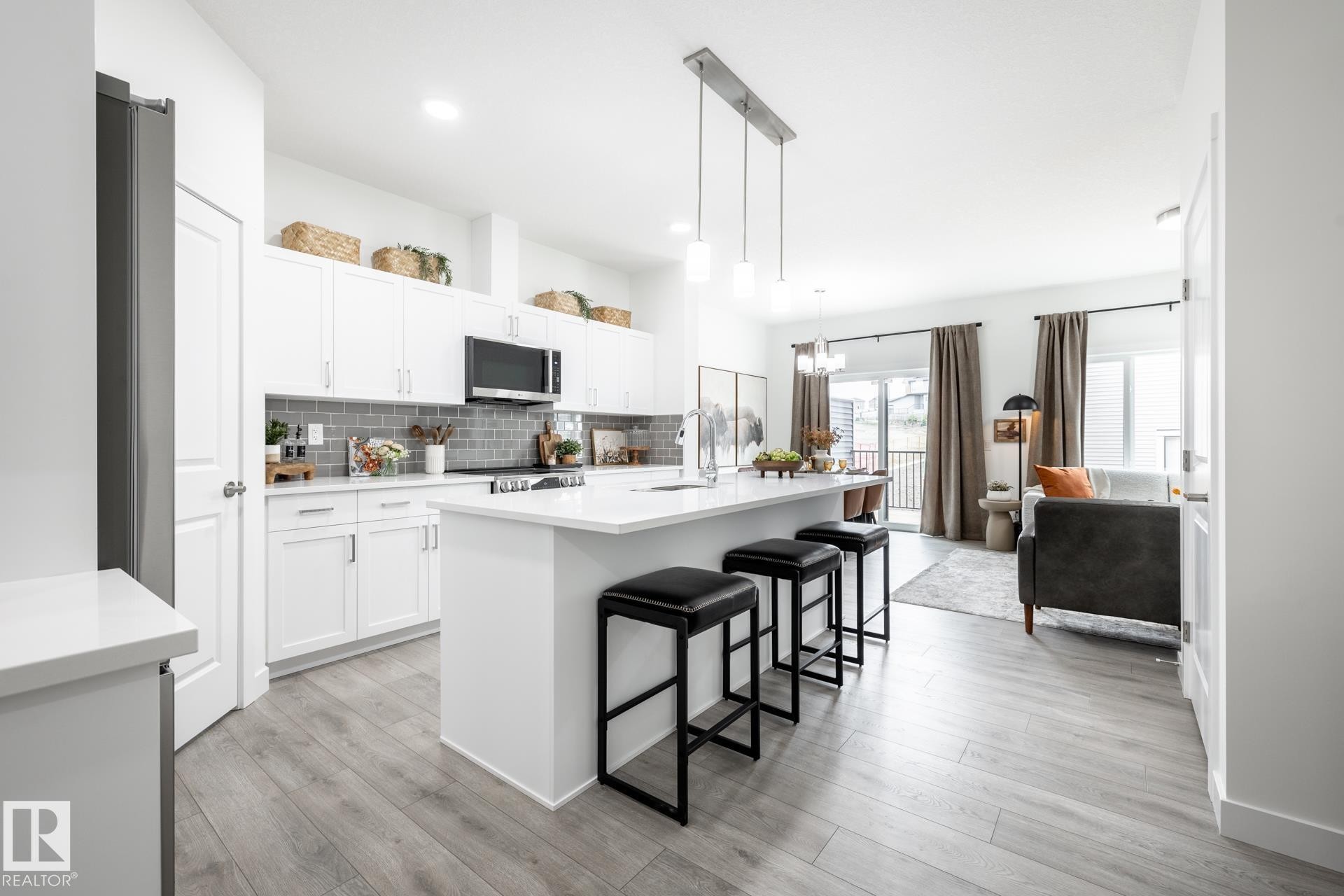 8614 97 Avenue, Morinville, AB - Indoor Photo Showing Kitchen With Upgraded Kitchen