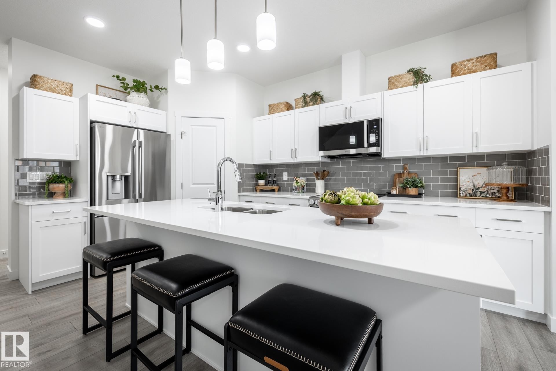 8614 97 Avenue, Morinville, AB - Indoor Photo Showing Kitchen With Double Sink With Upgraded Kitchen