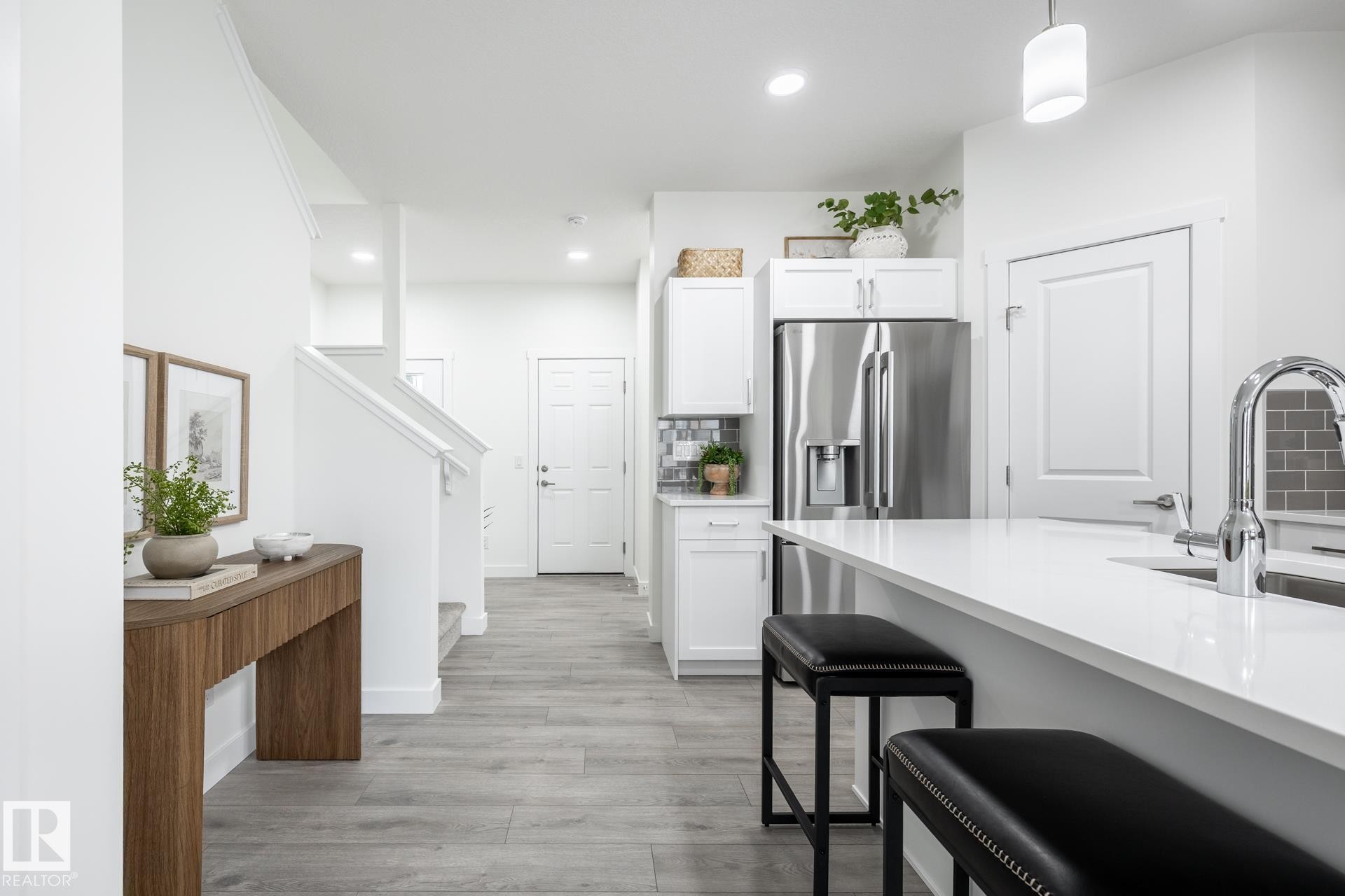 8614 97 Avenue, Morinville, AB - Indoor Photo Showing Kitchen With Upgraded Kitchen
