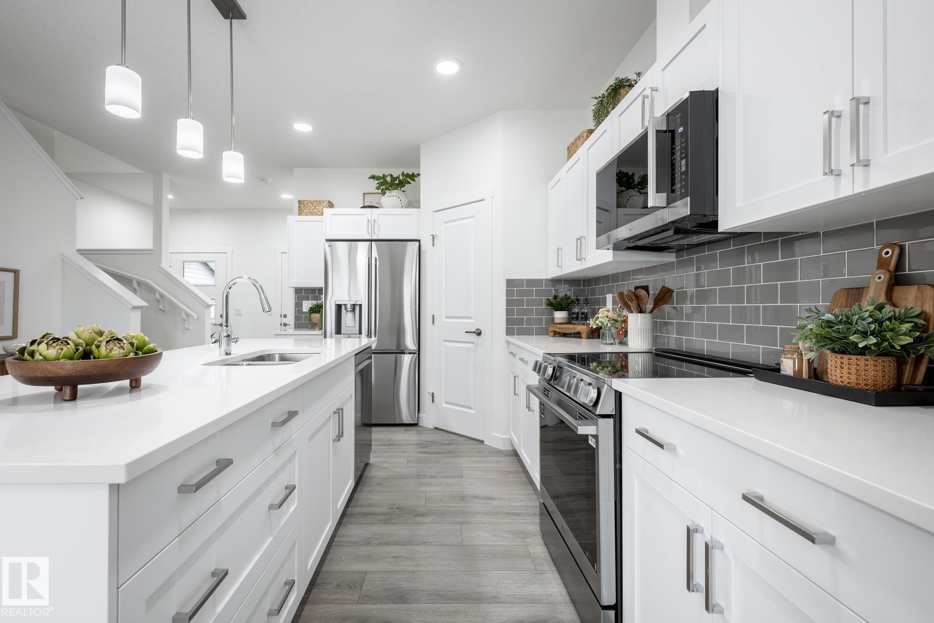 8614 97 Avenue, Morinville, AB - Indoor Photo Showing Kitchen With Upgraded Kitchen