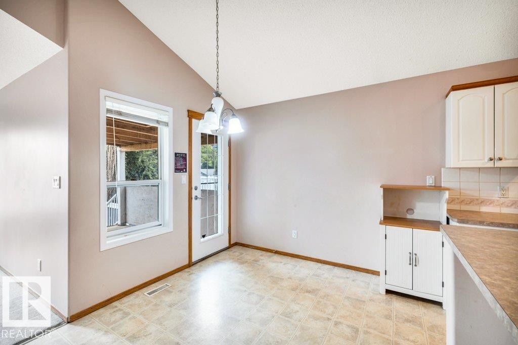 4051 33 Street Nw, Edmonton, AB - Indoor